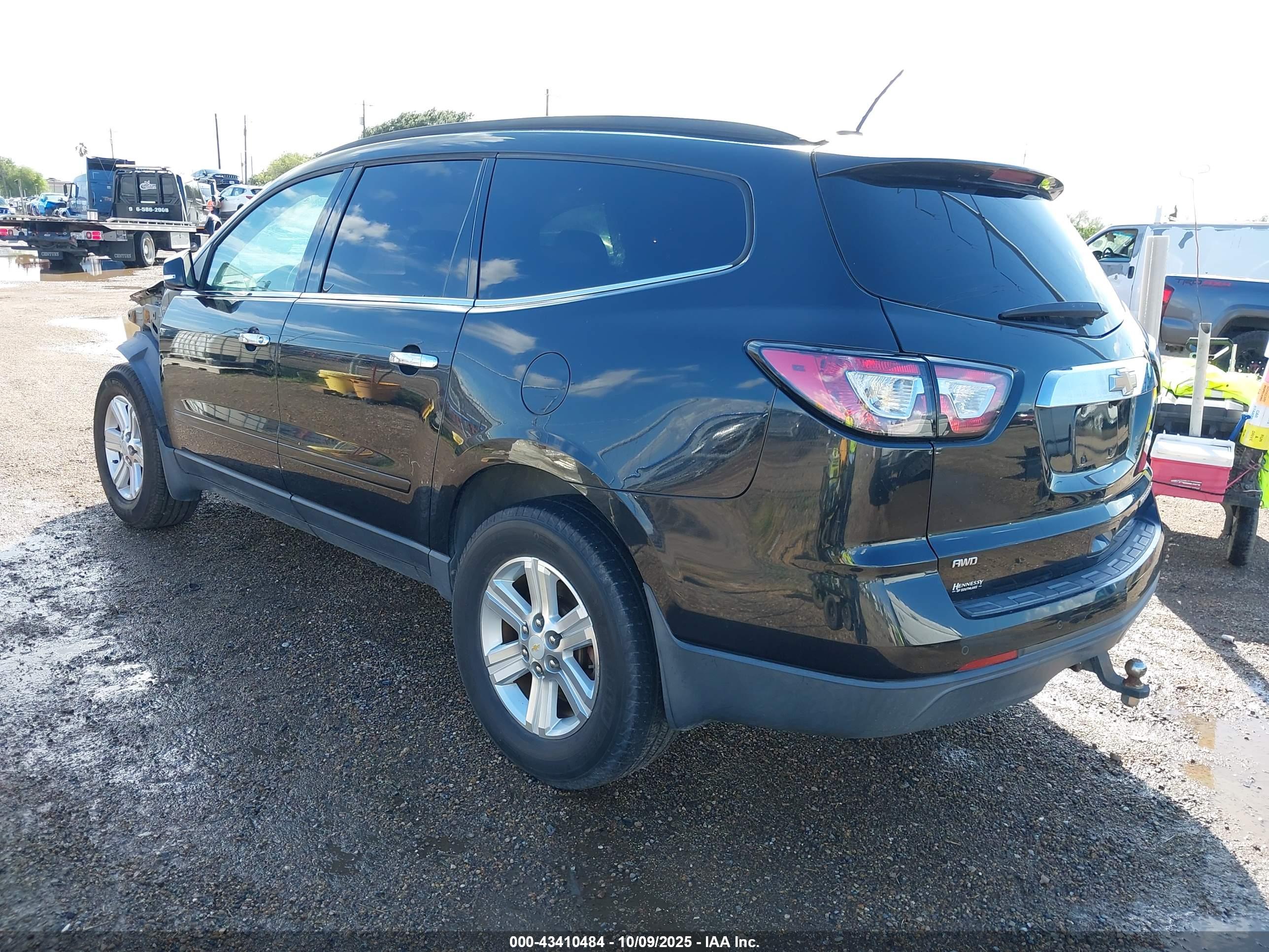 CHEVROLET TRAVERSE image 3