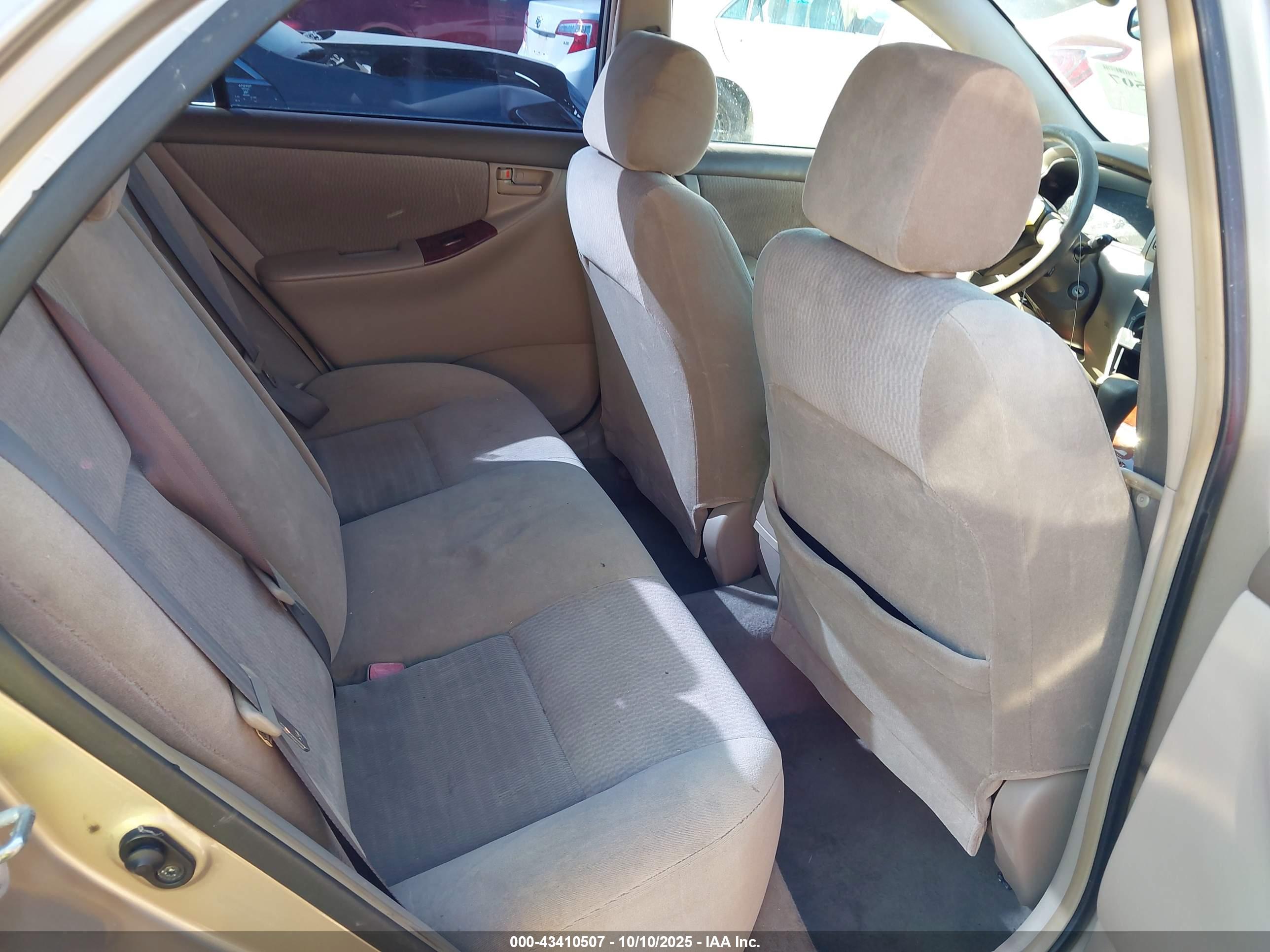 TOYOTA COROLLA image 8