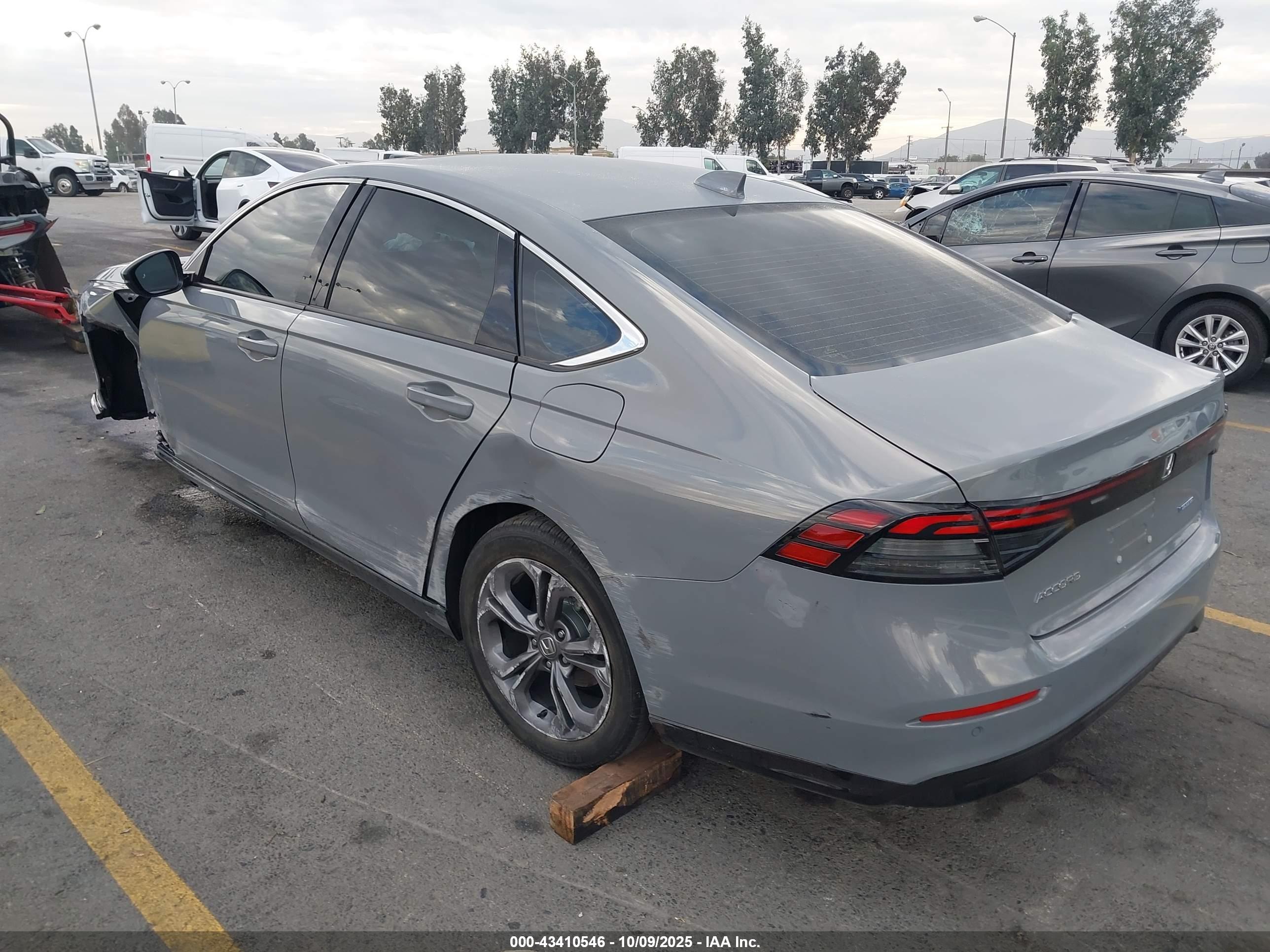 HONDA ACCORD image 3