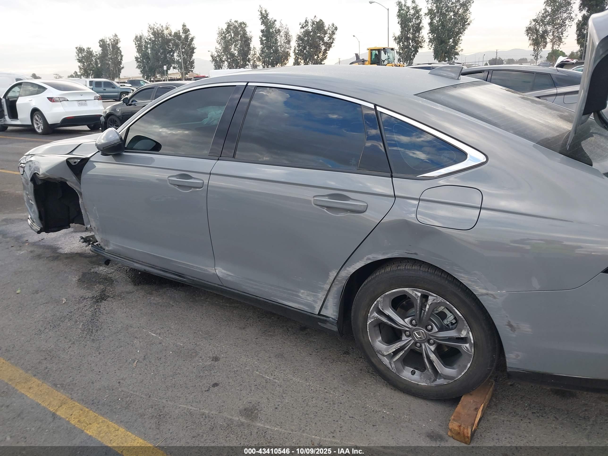 HONDA ACCORD image 6