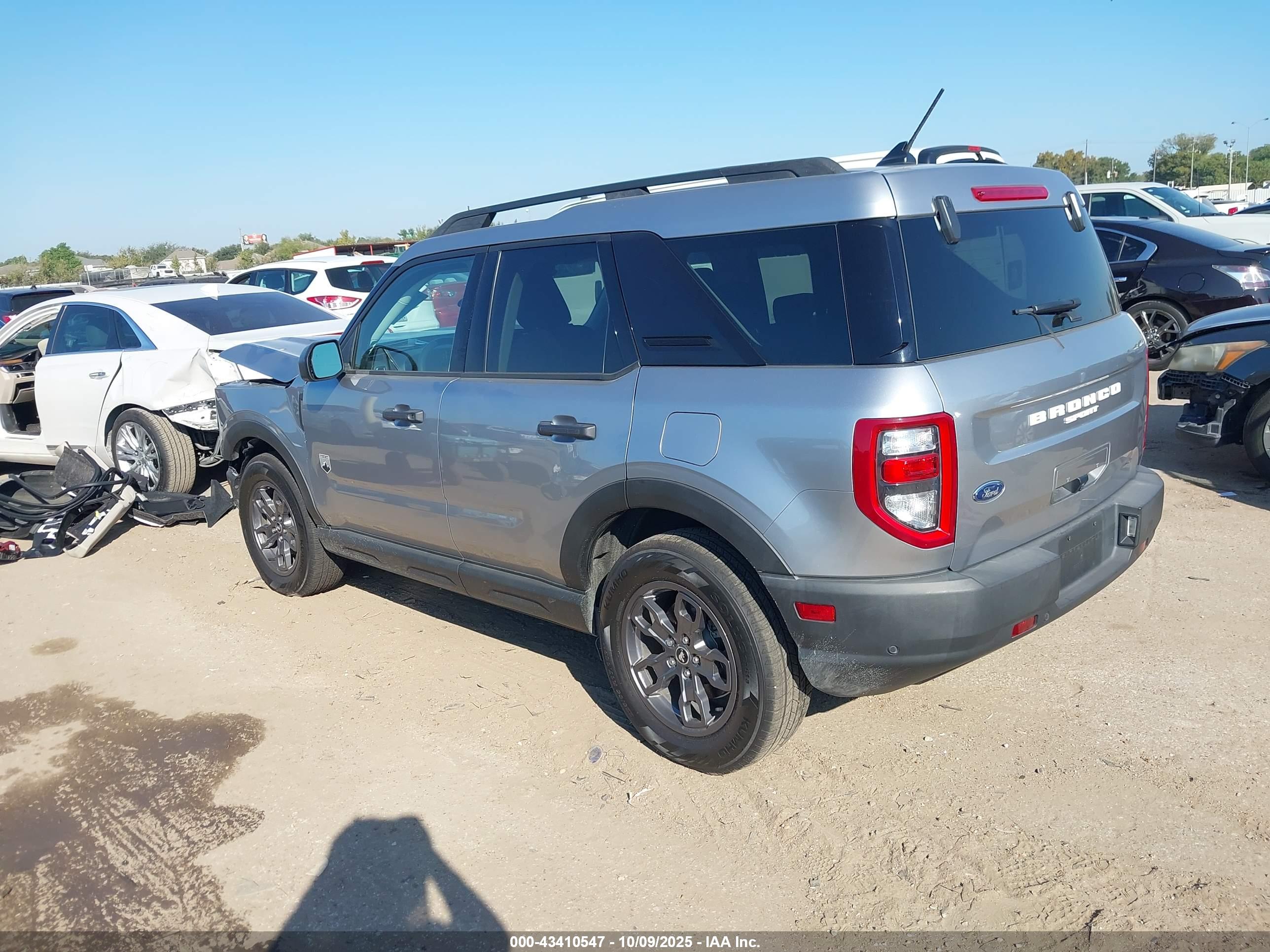 FORD BRONCO image 3