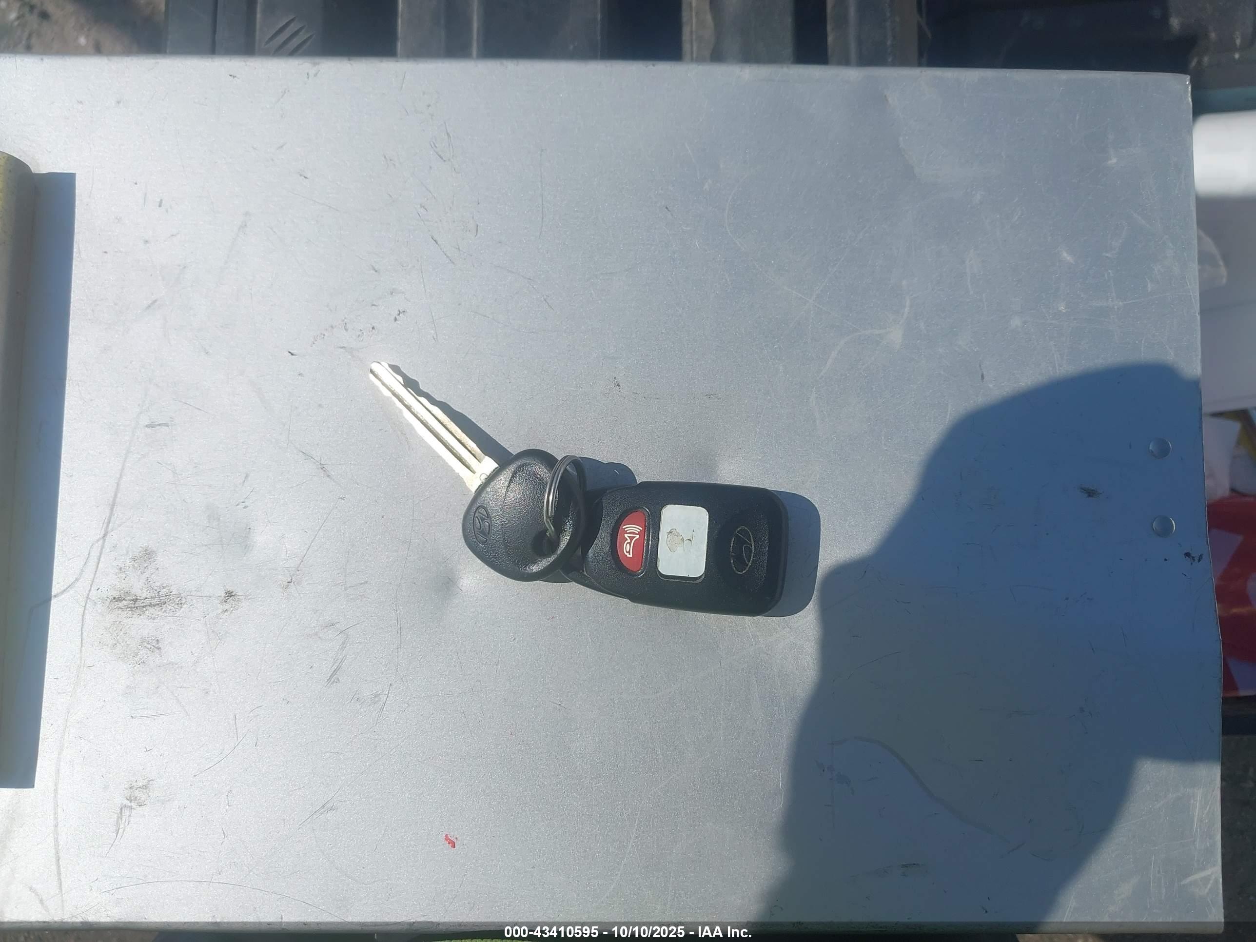 HYUNDAI ELANTRA image 11