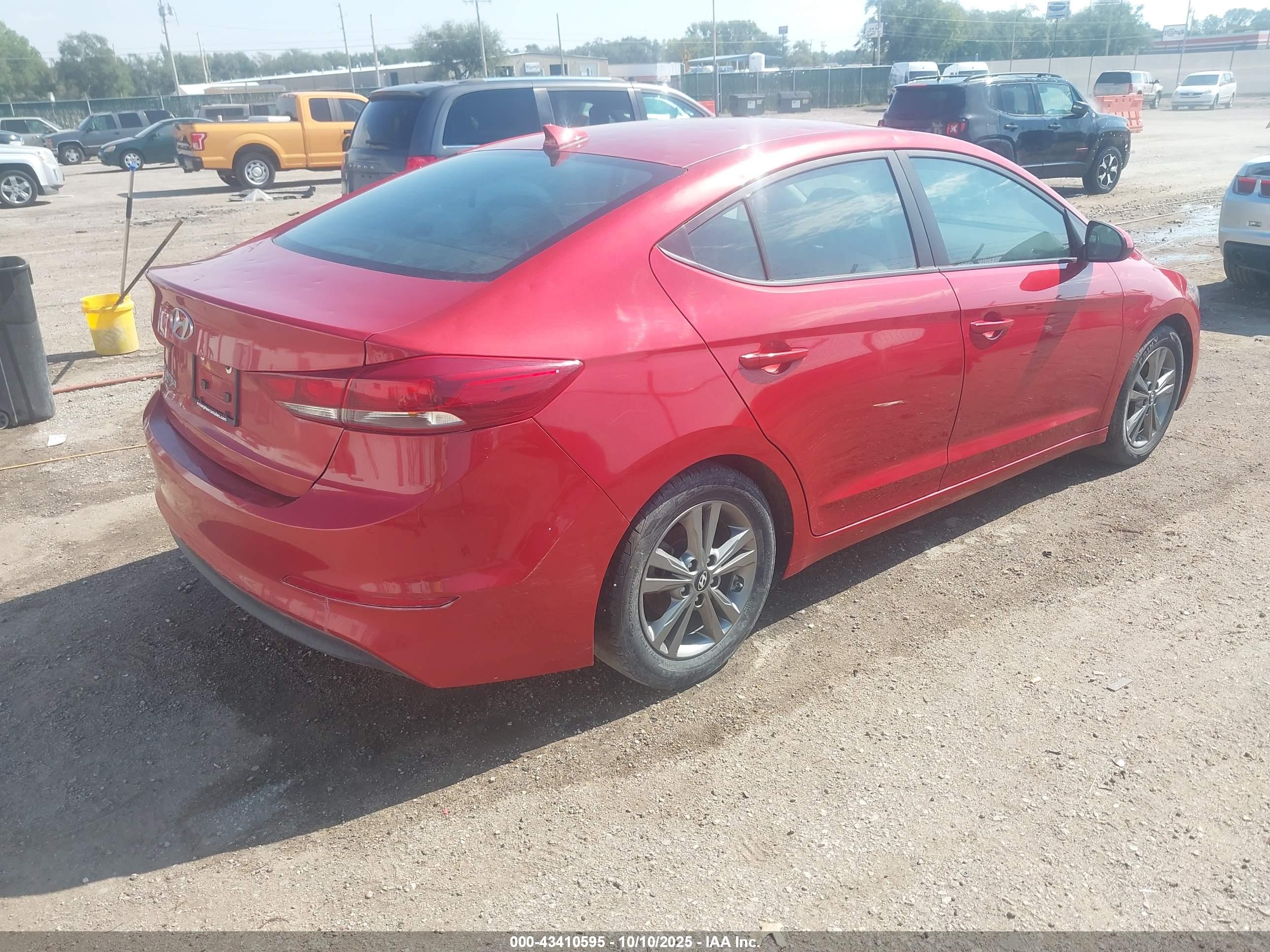 HYUNDAI ELANTRA image 4