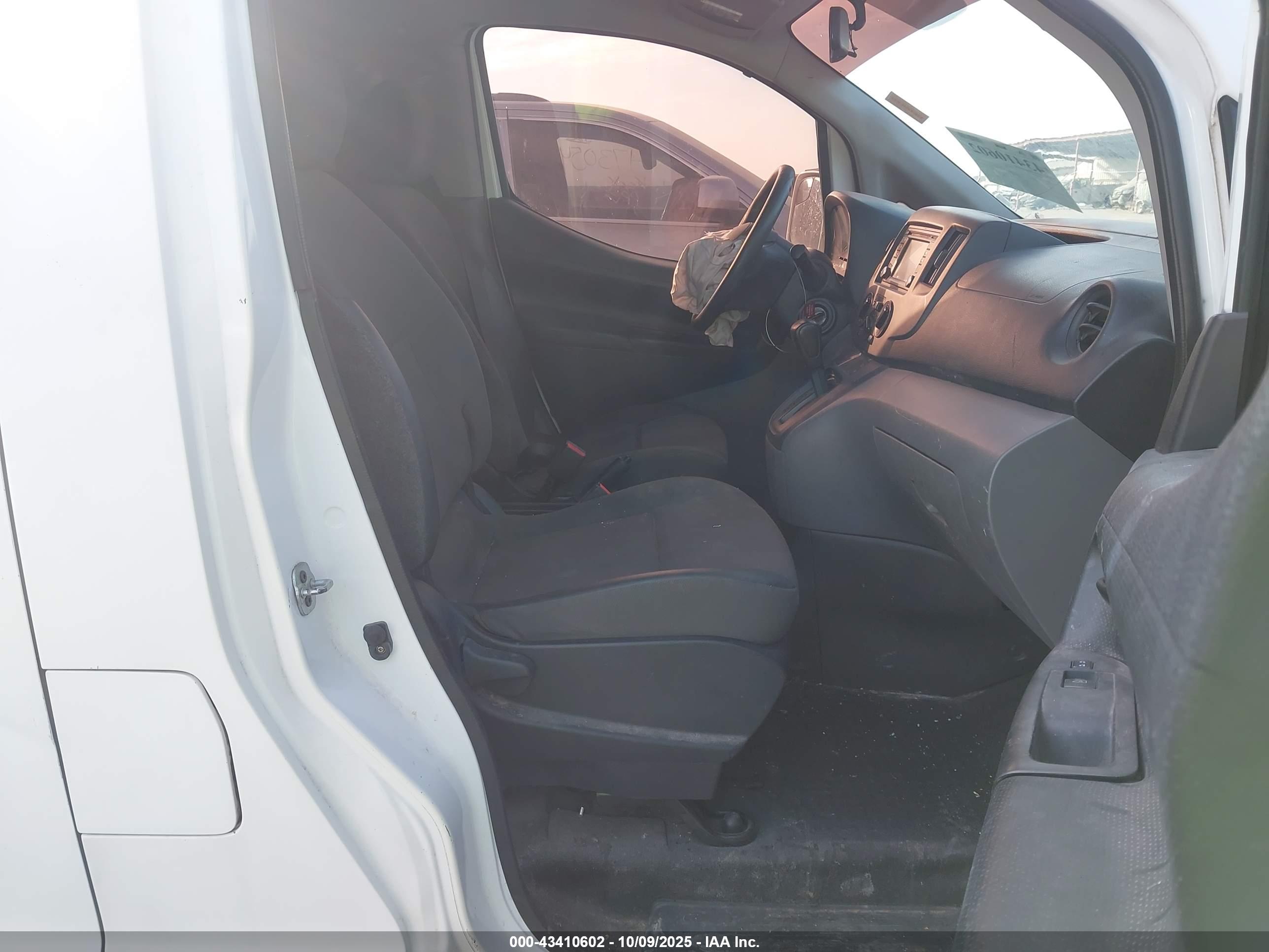 NISSAN NV200 image 5