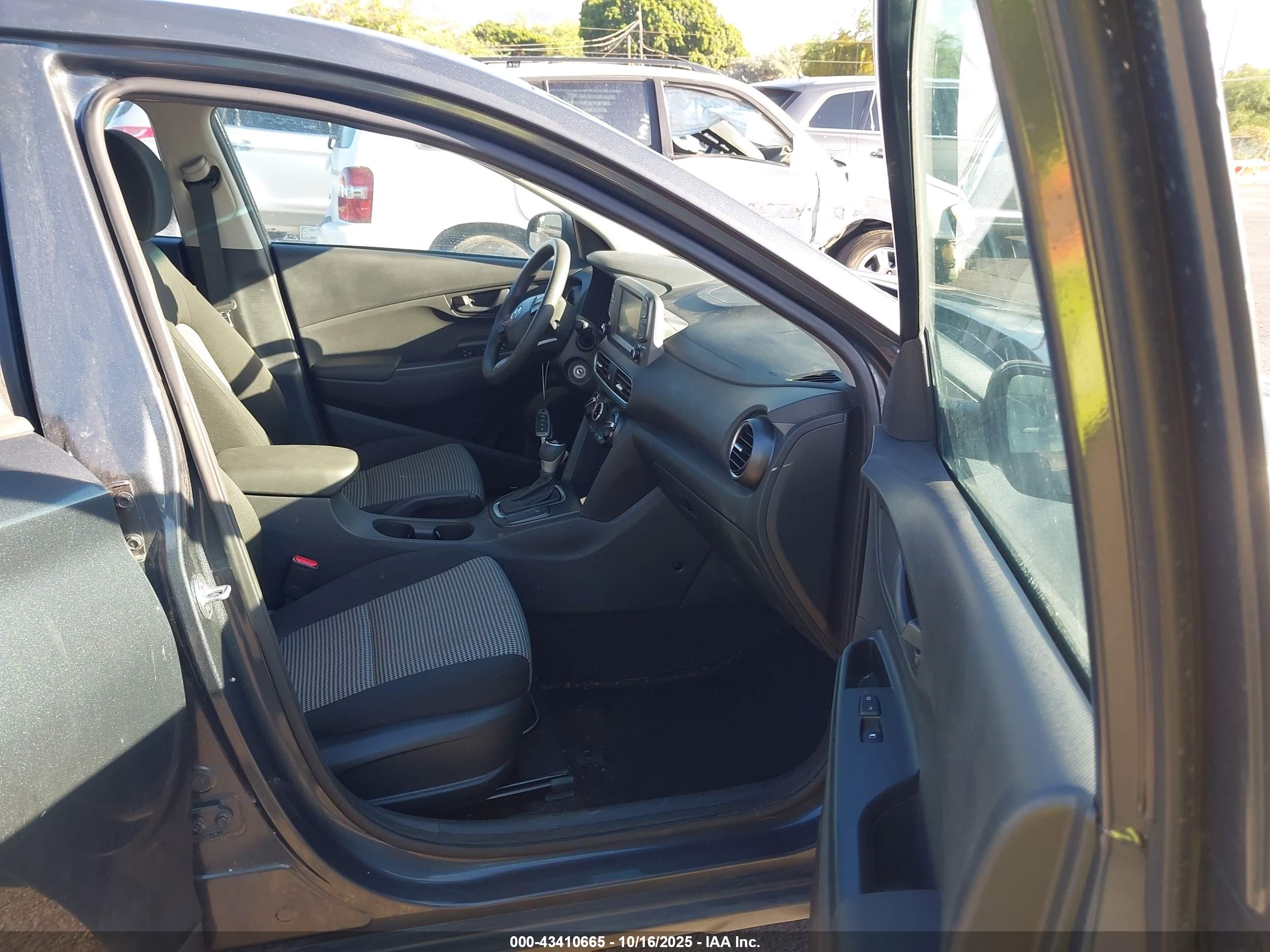 HYUNDAI KONA image 5