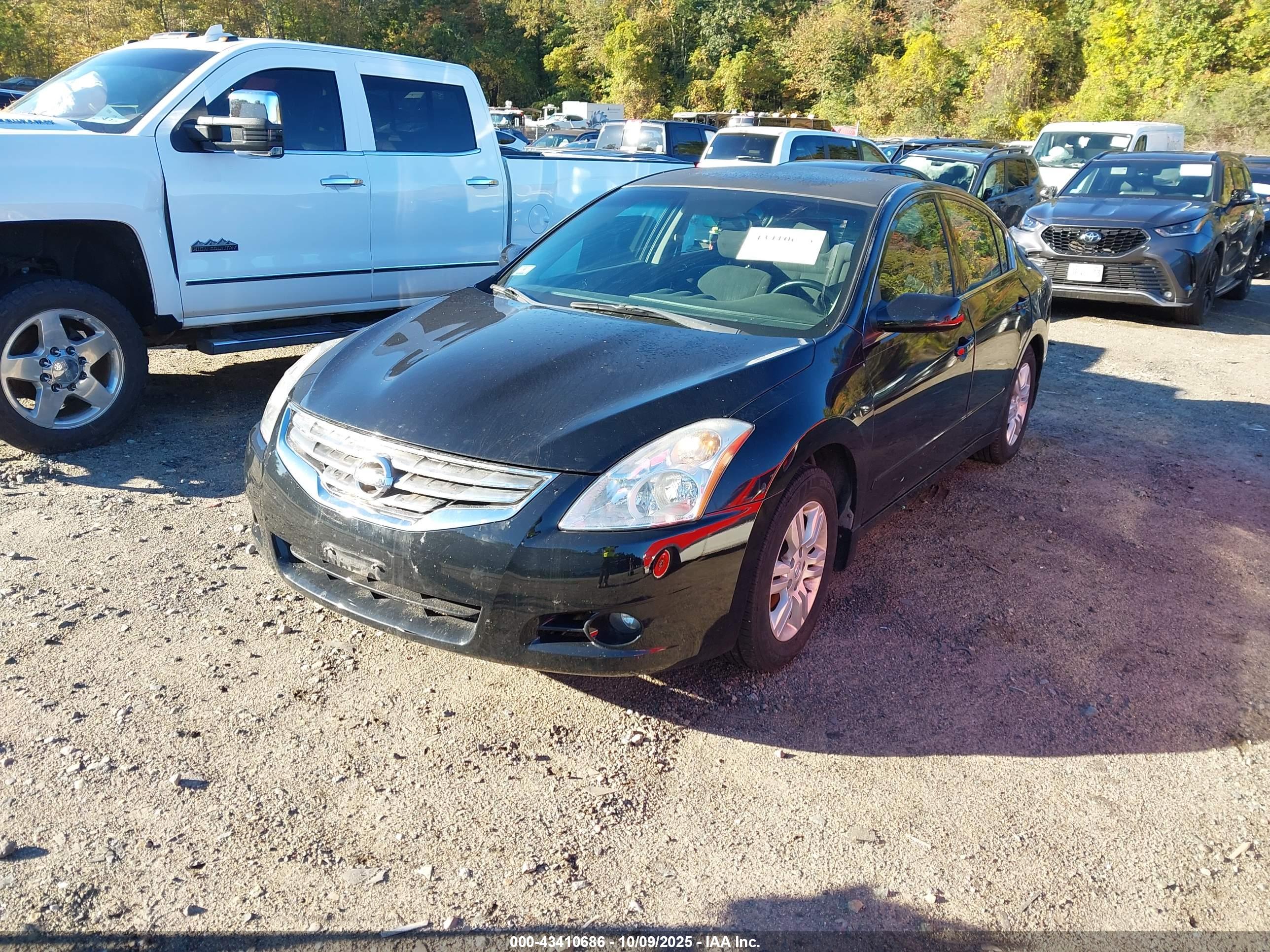 NISSAN ALTIMA image 2