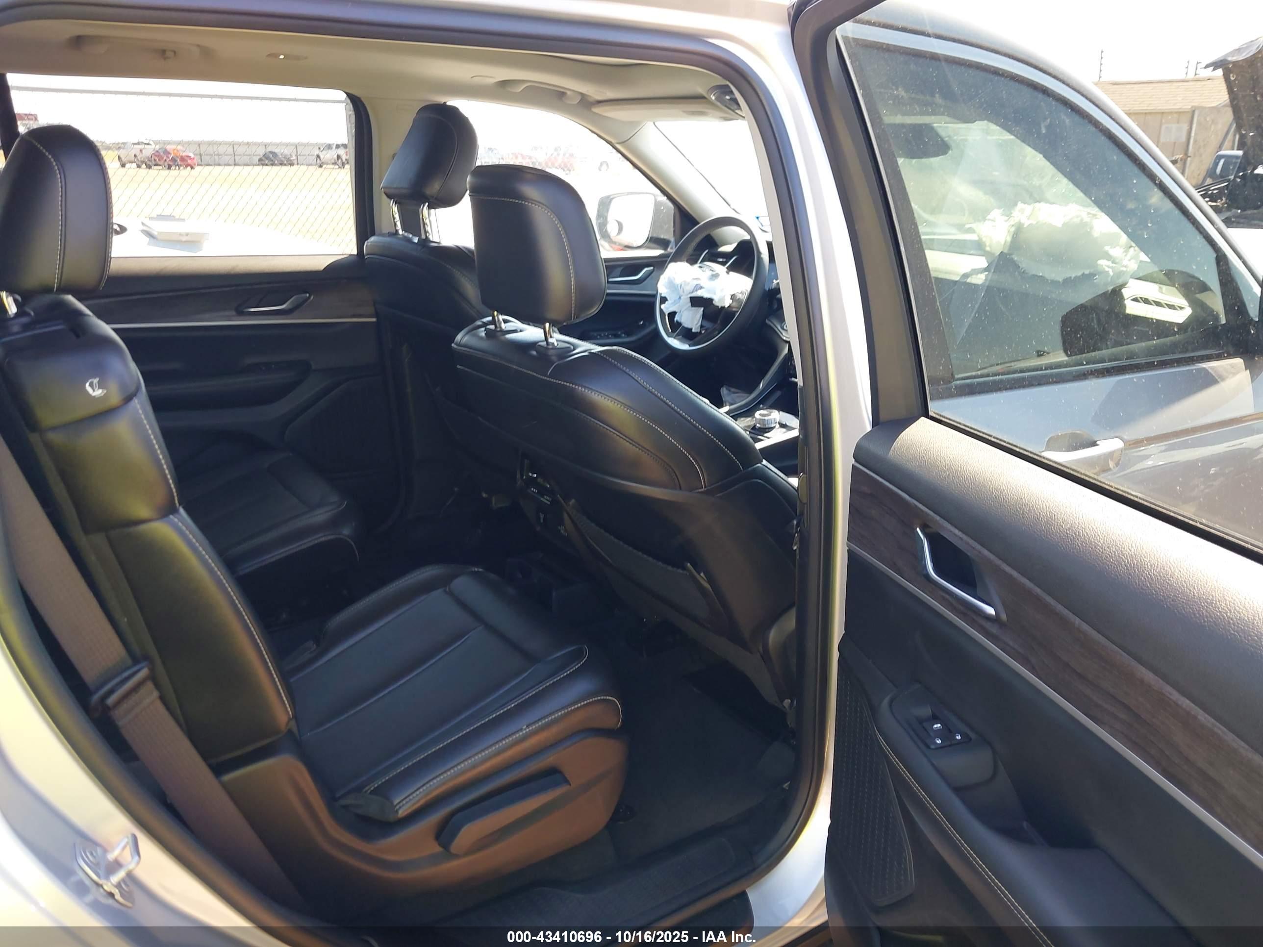 JEEP GRAND image 8