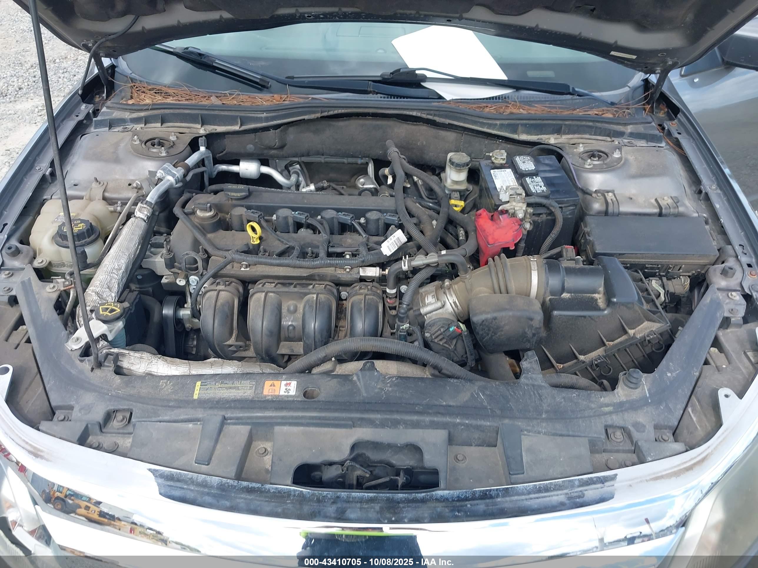 FORD FUSION image 10