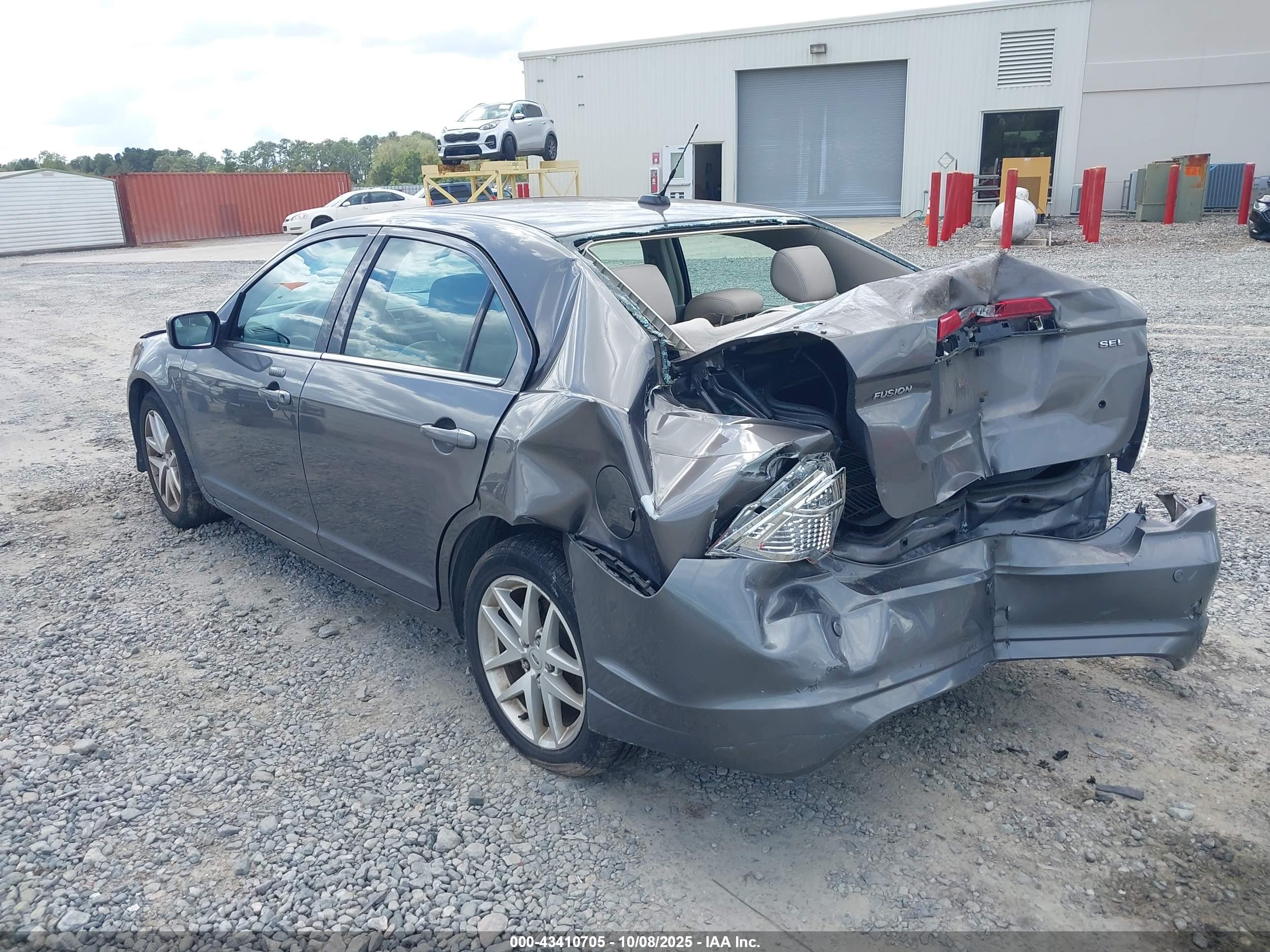 FORD FUSION image 6