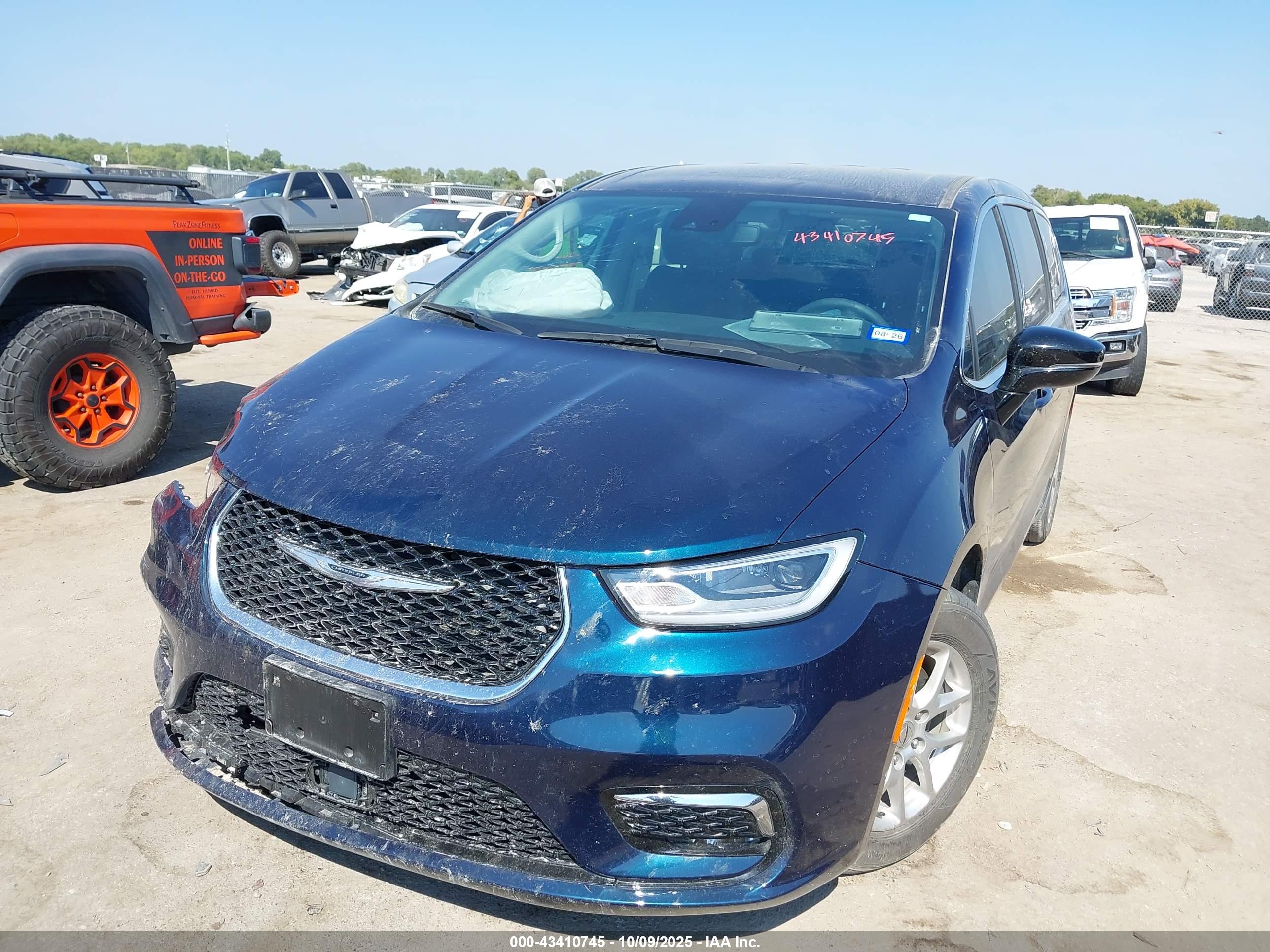 CHRYSLER PACIFICA image 2