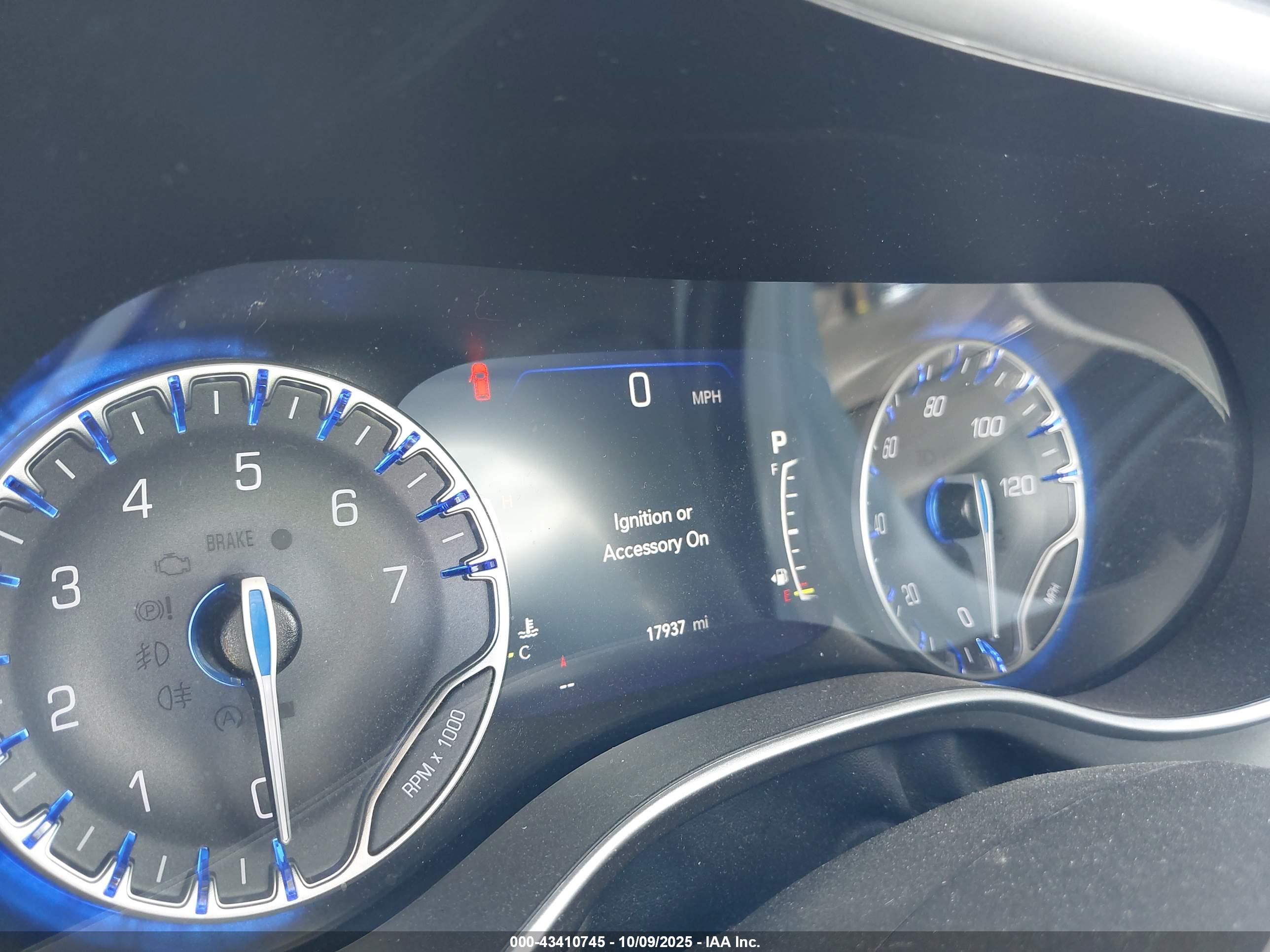 CHRYSLER PACIFICA image 7