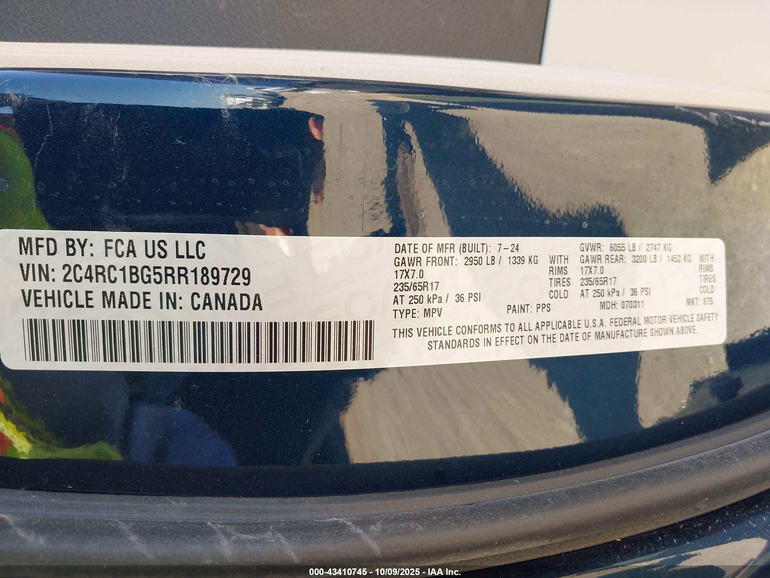CHRYSLER PACIFICA image 9