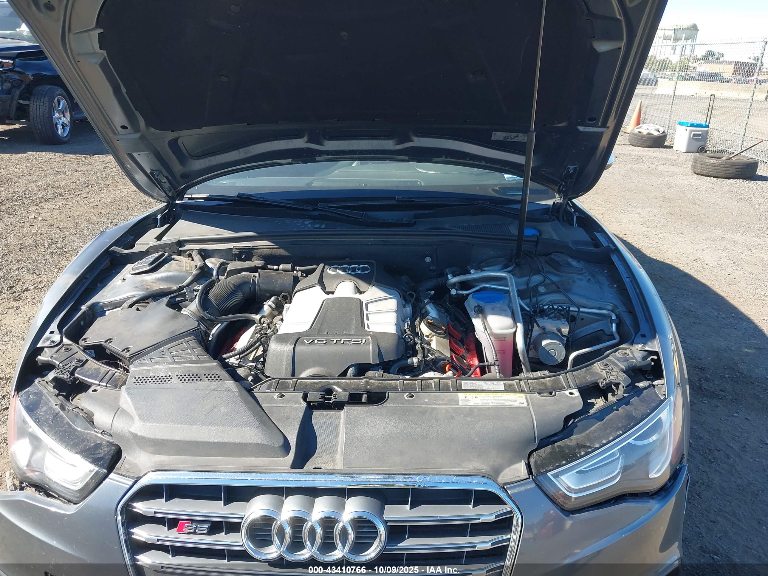 AUDI S5 image 10