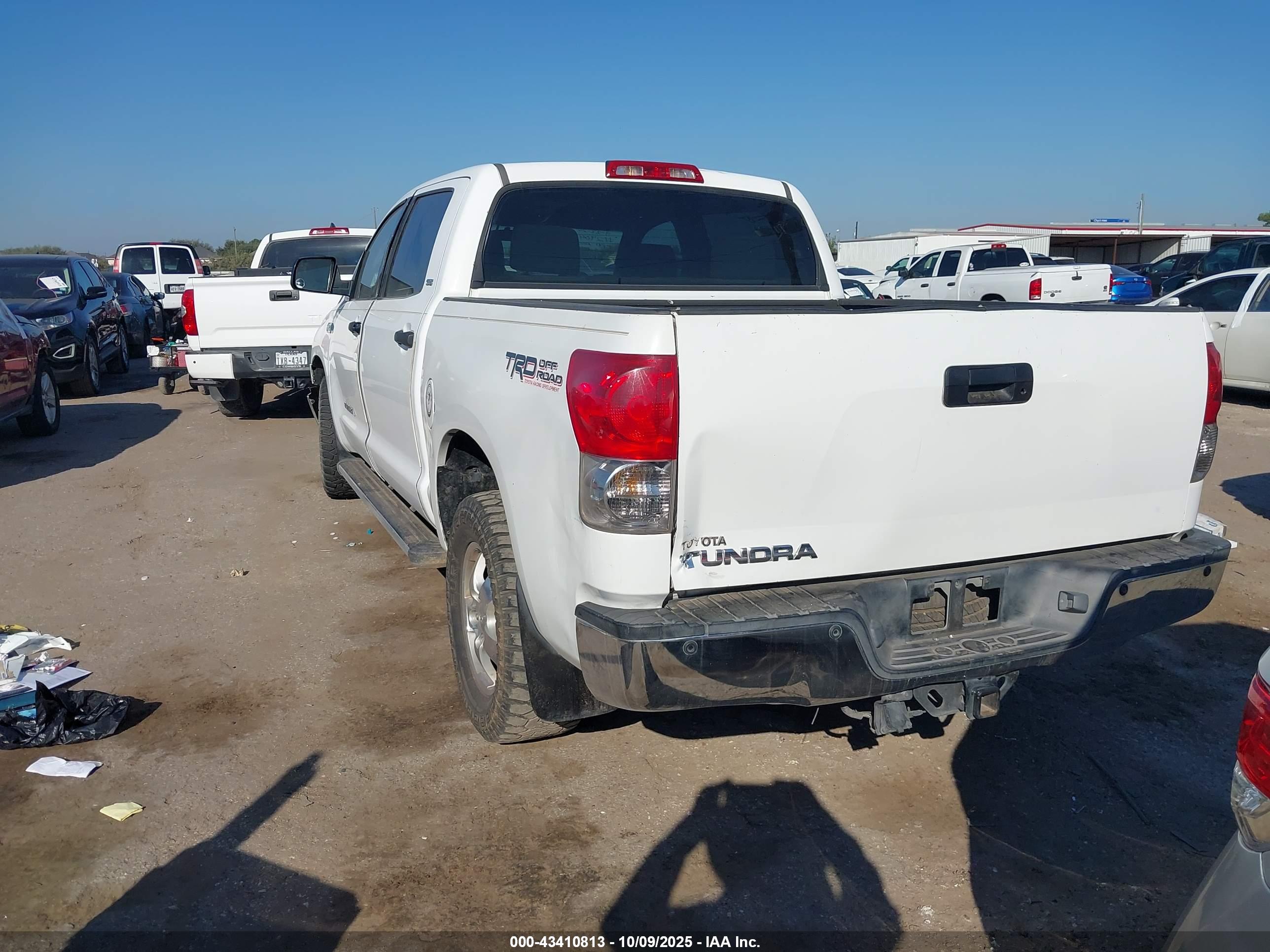 TOYOTA TUNDRA image 3