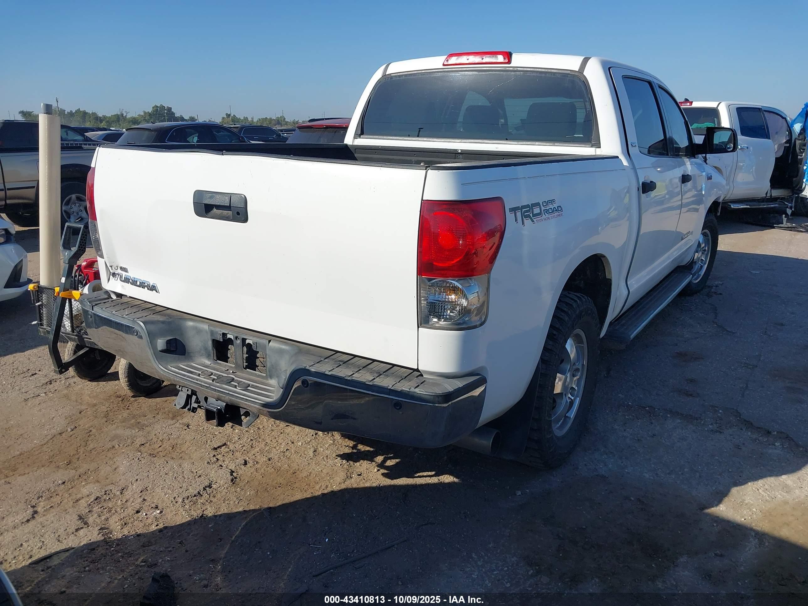 TOYOTA TUNDRA image 4