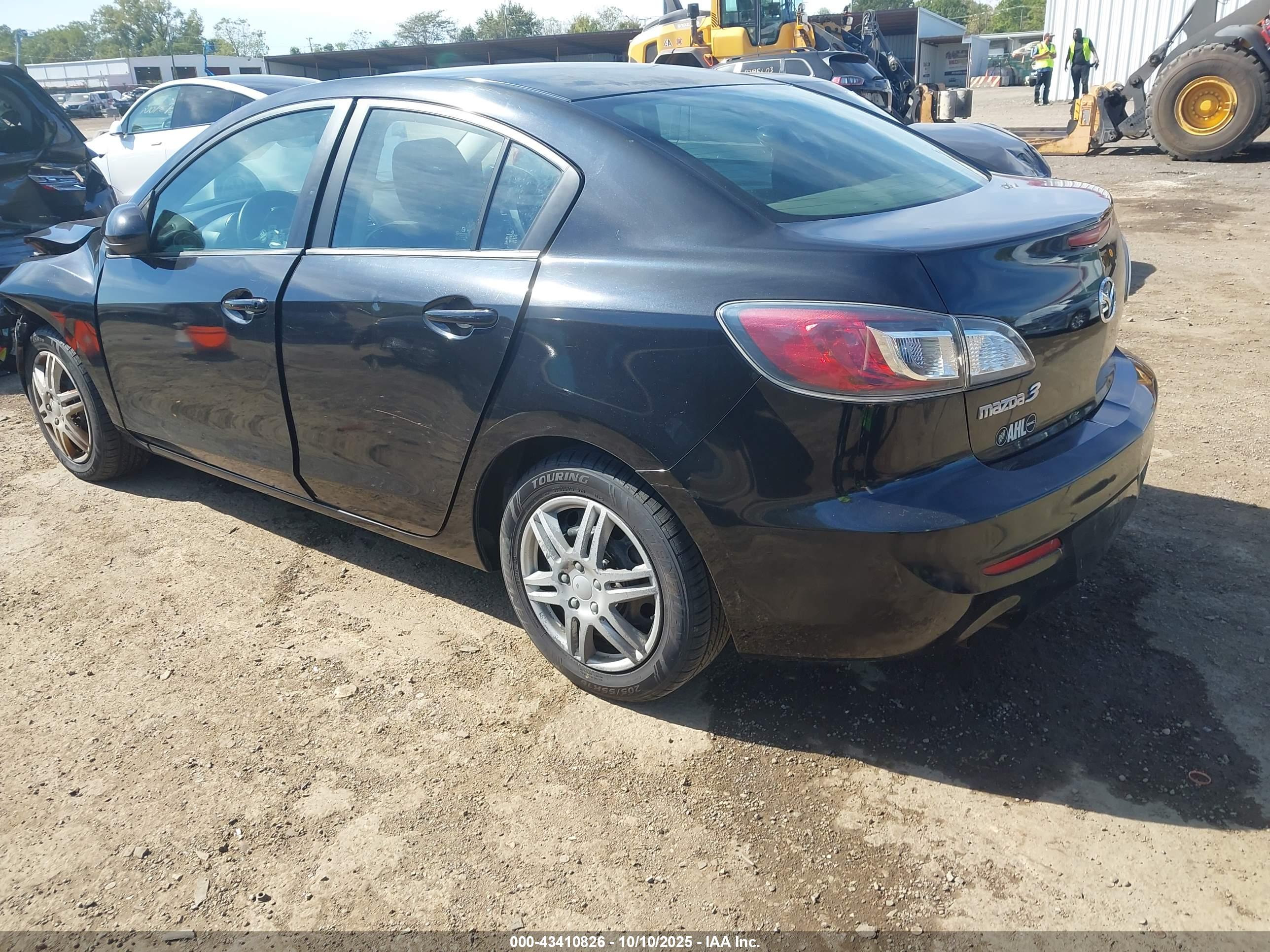 MAZDA MAZDA3 image 3