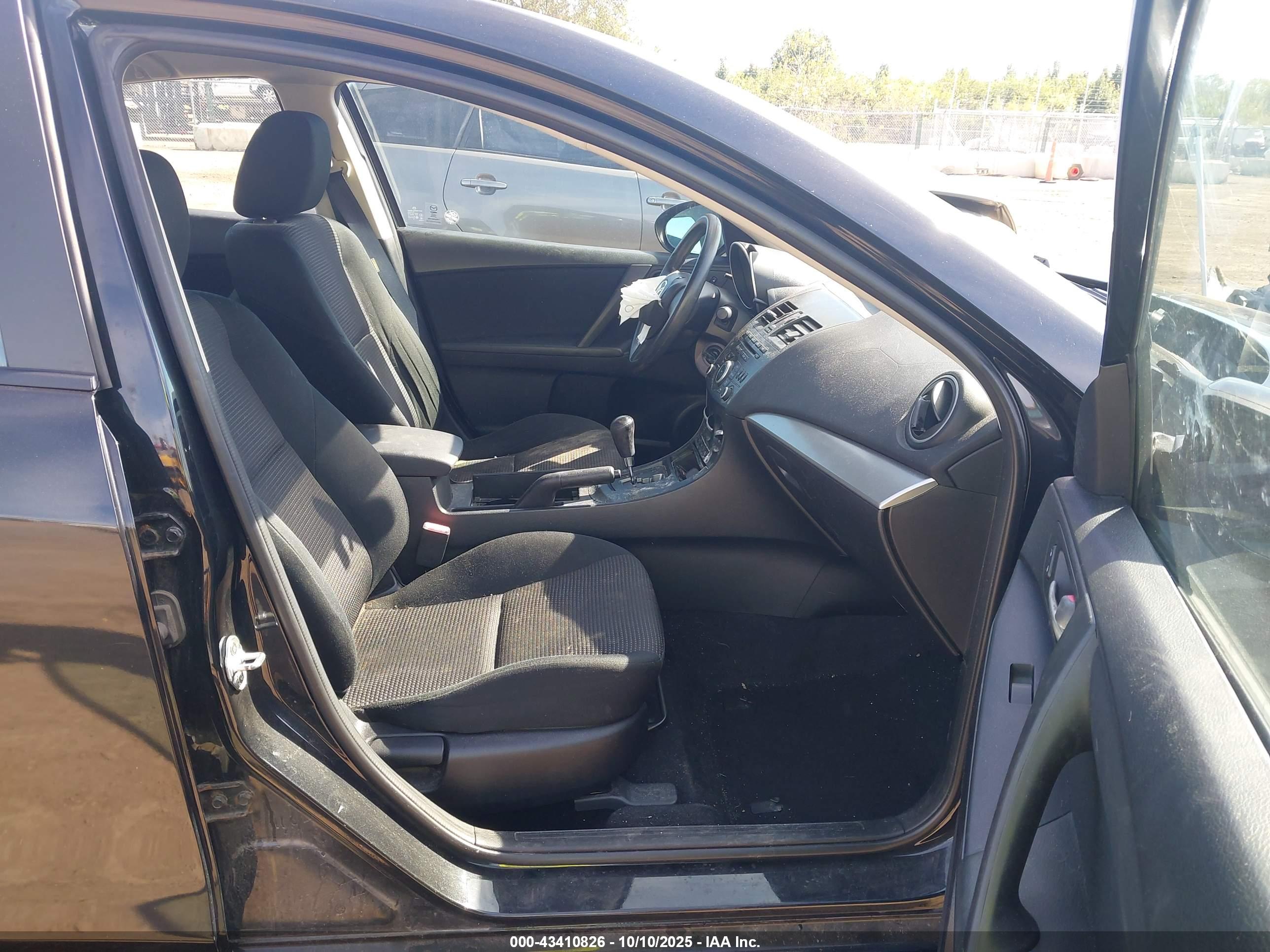 MAZDA MAZDA3 image 5