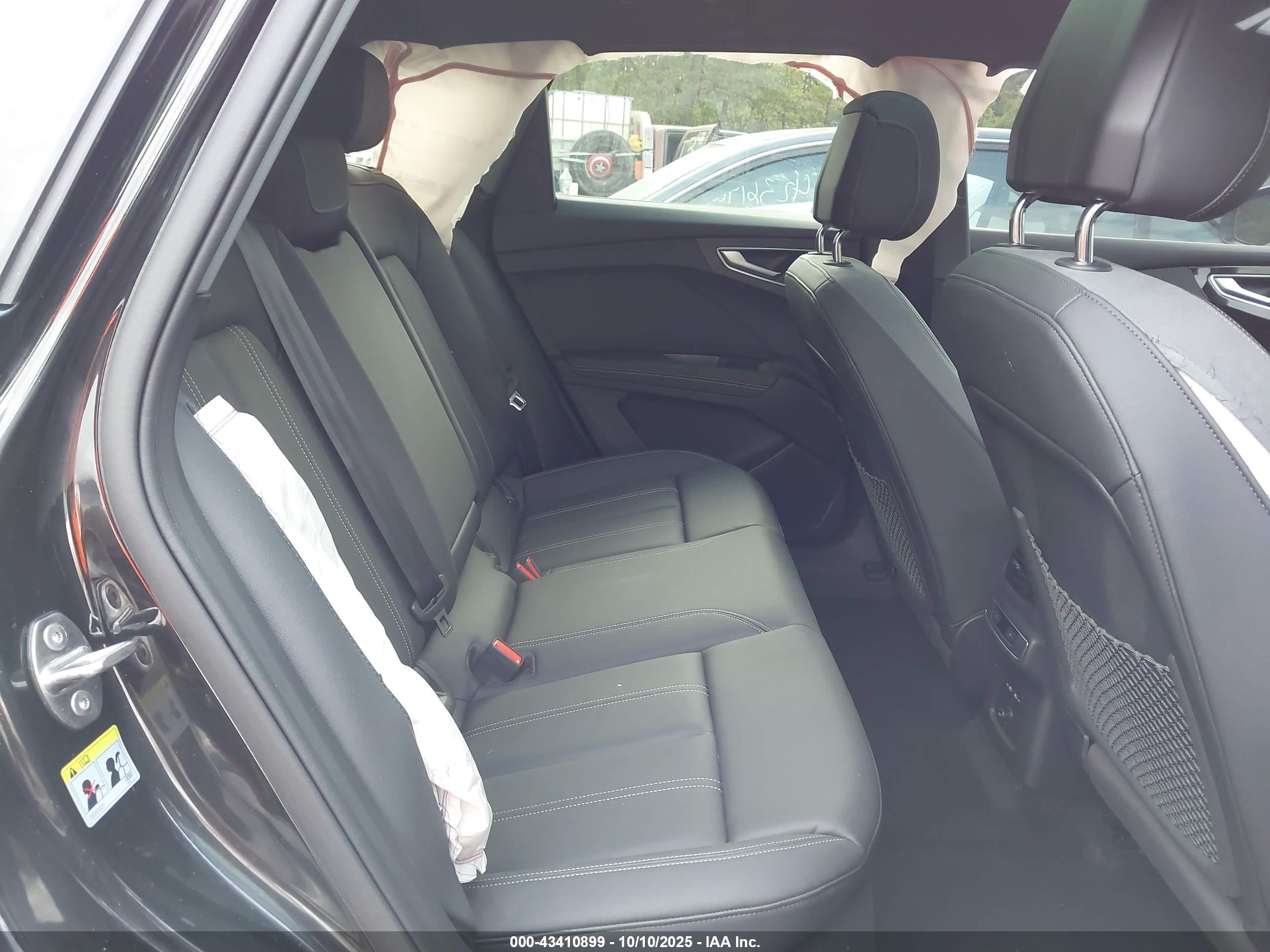 AUDI Q4 image 8