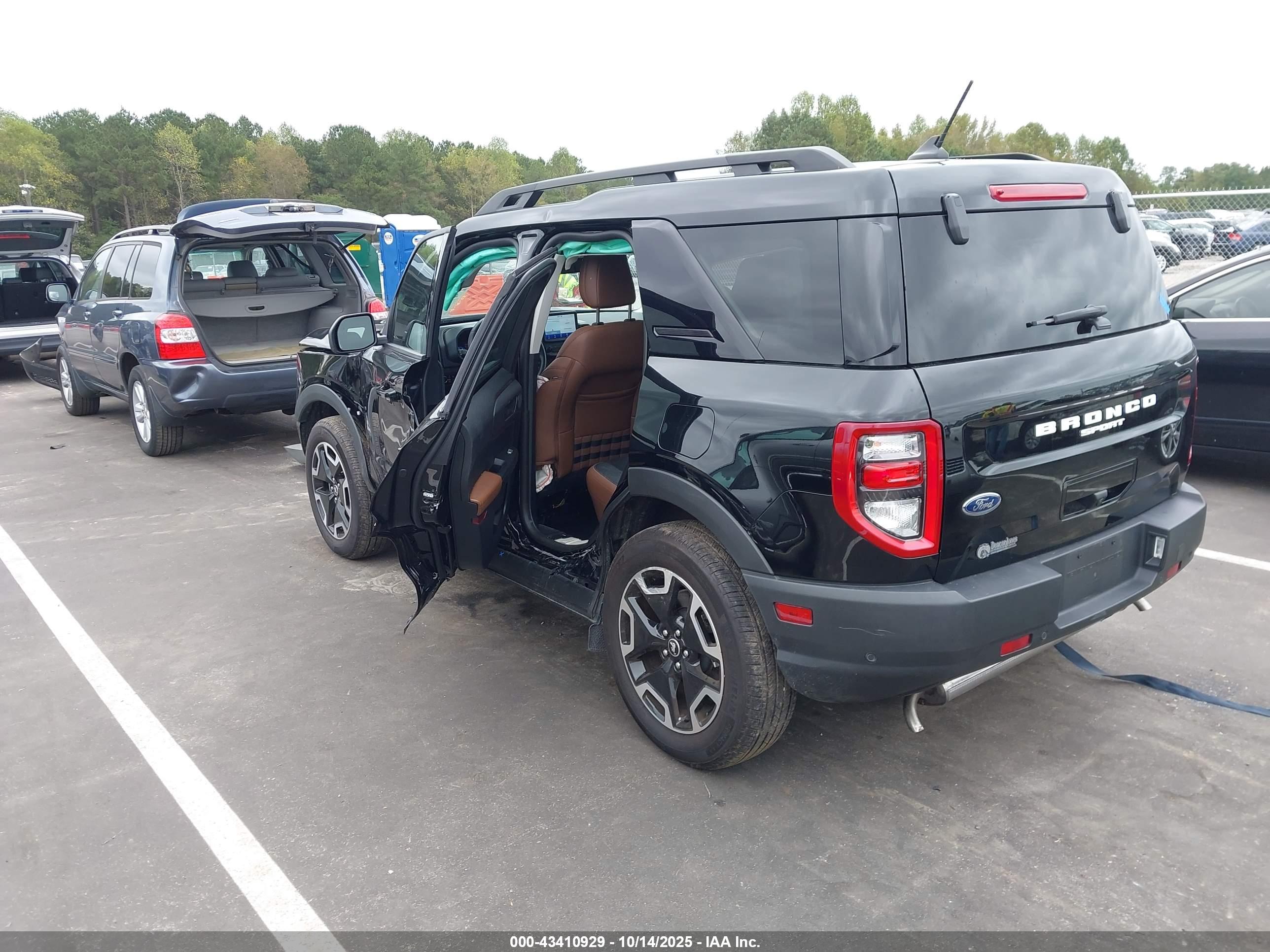 FORD BRONCO image 3