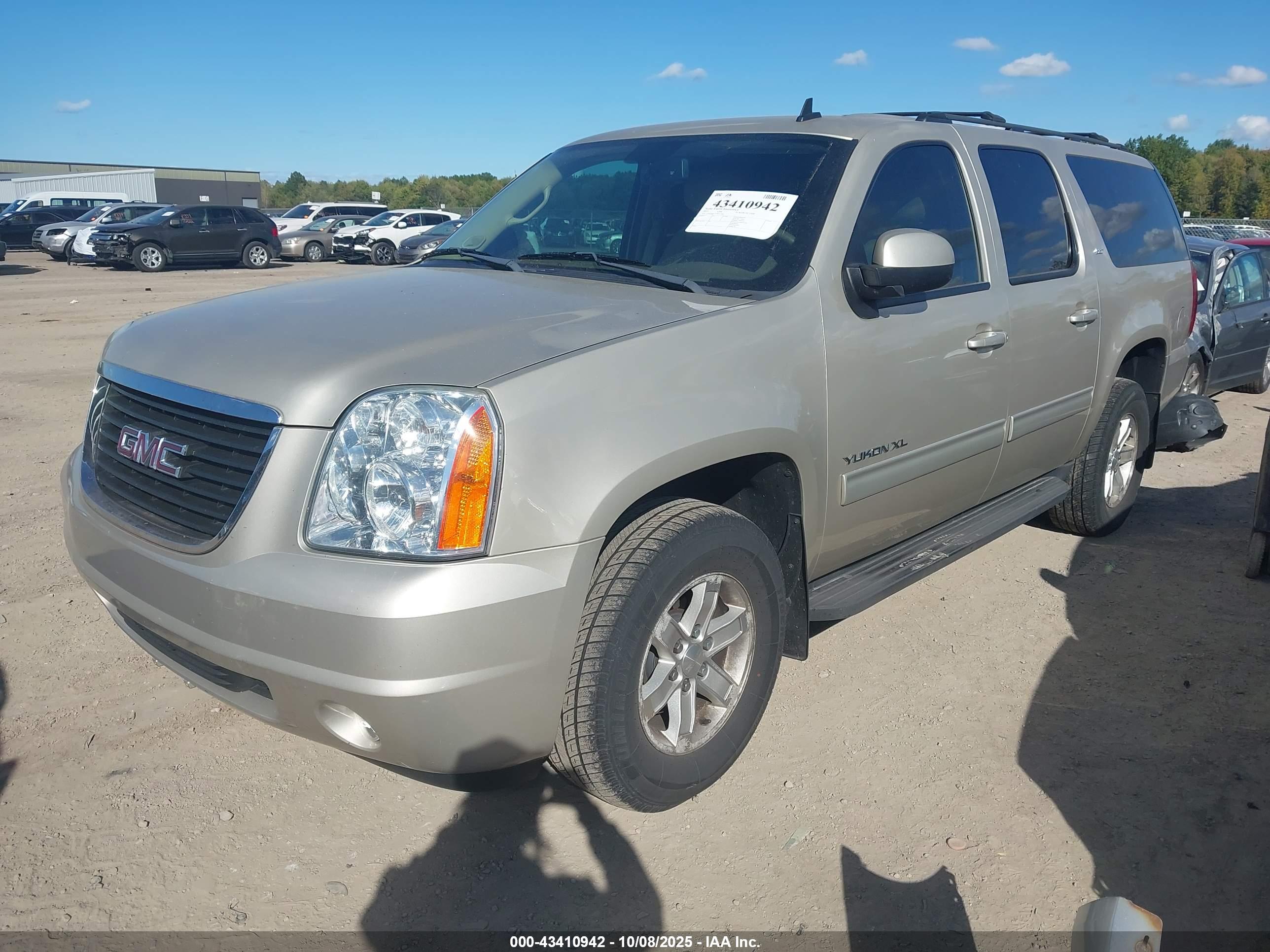 GMC YUKON image 2