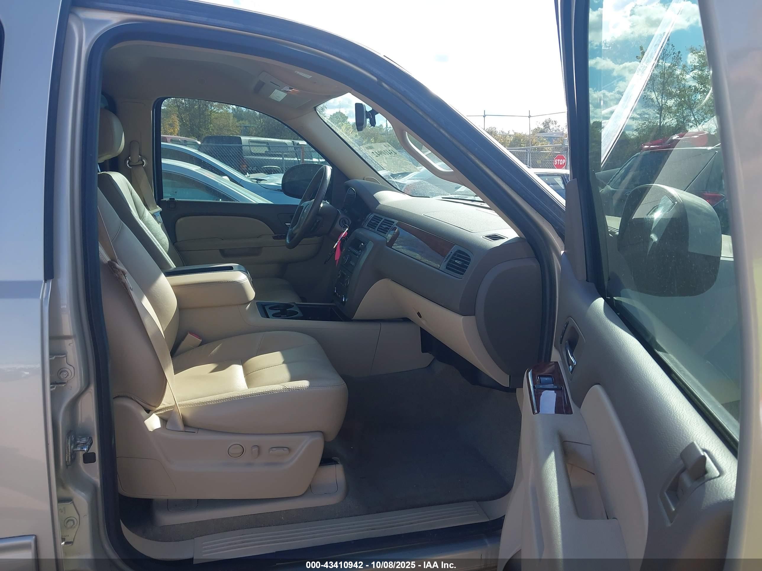 GMC YUKON image 5