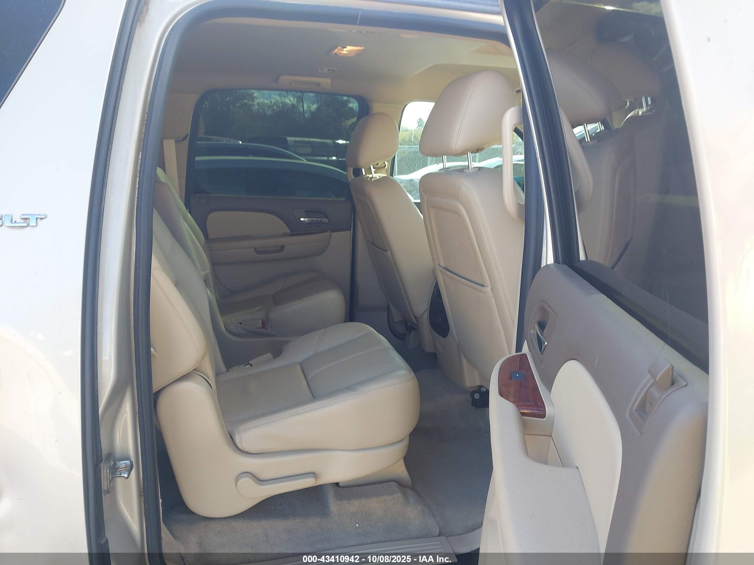 GMC YUKON image 8