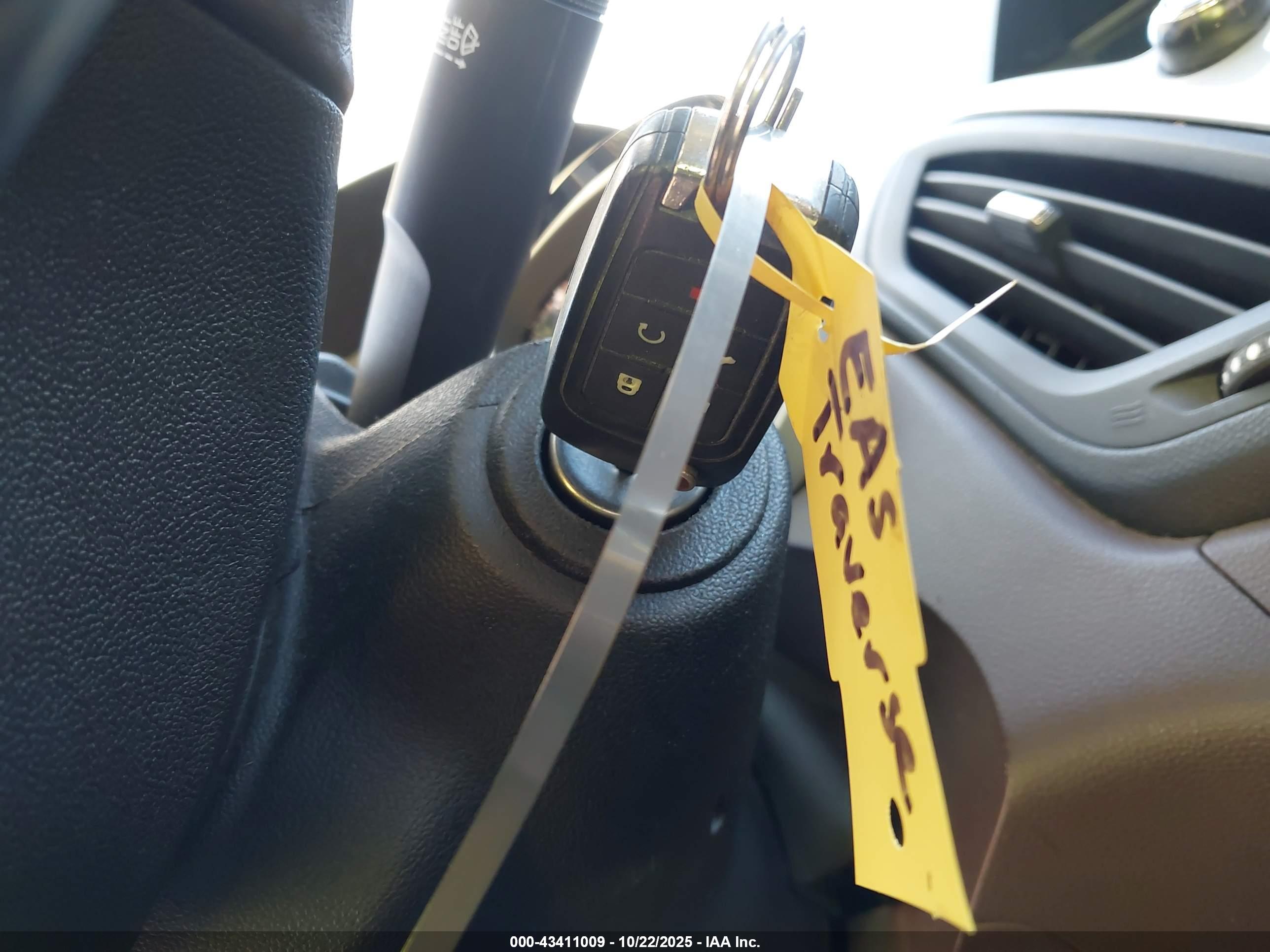 CHEVROLET EQUINOX image 11