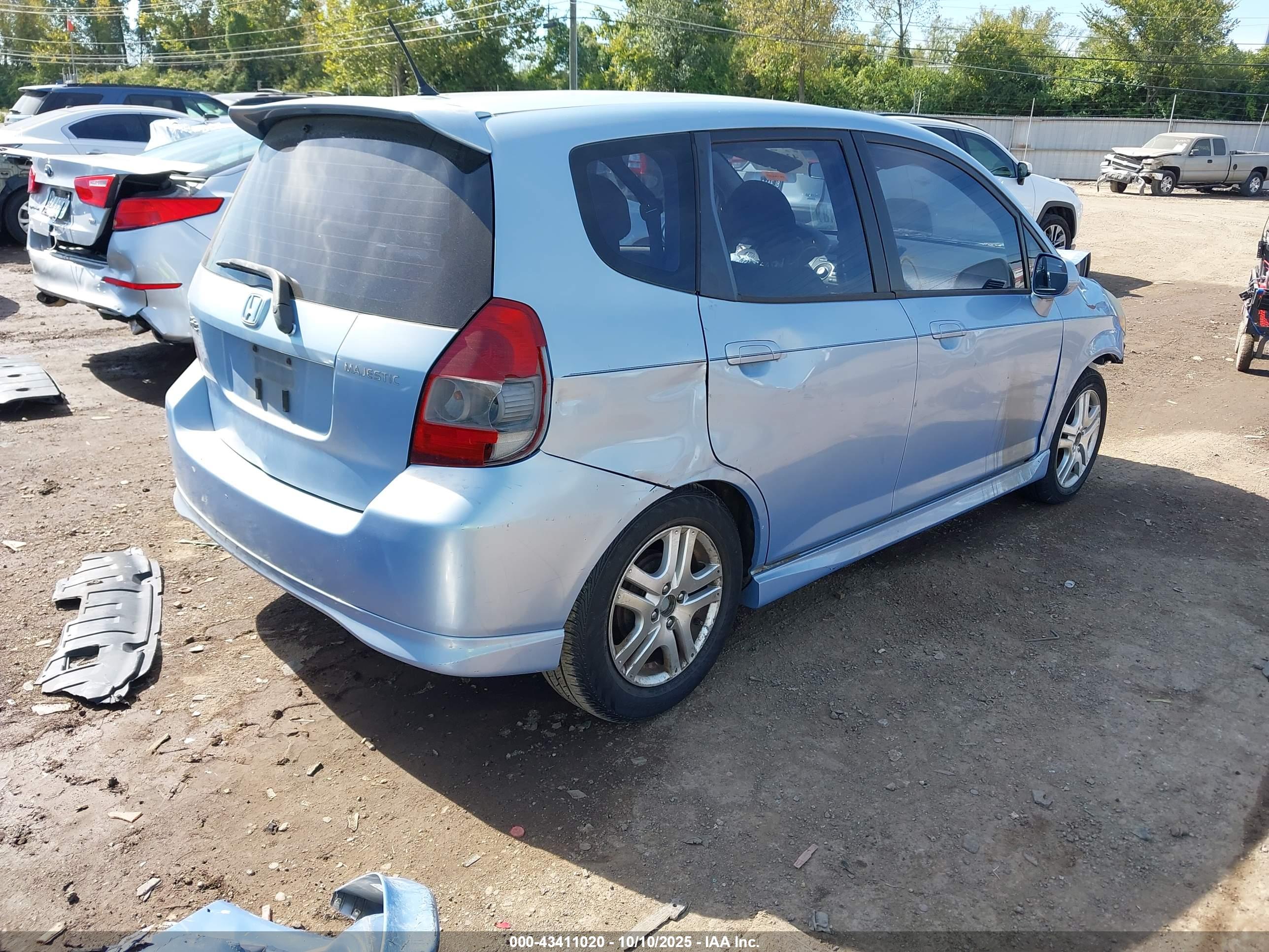 HONDA FIT image 4