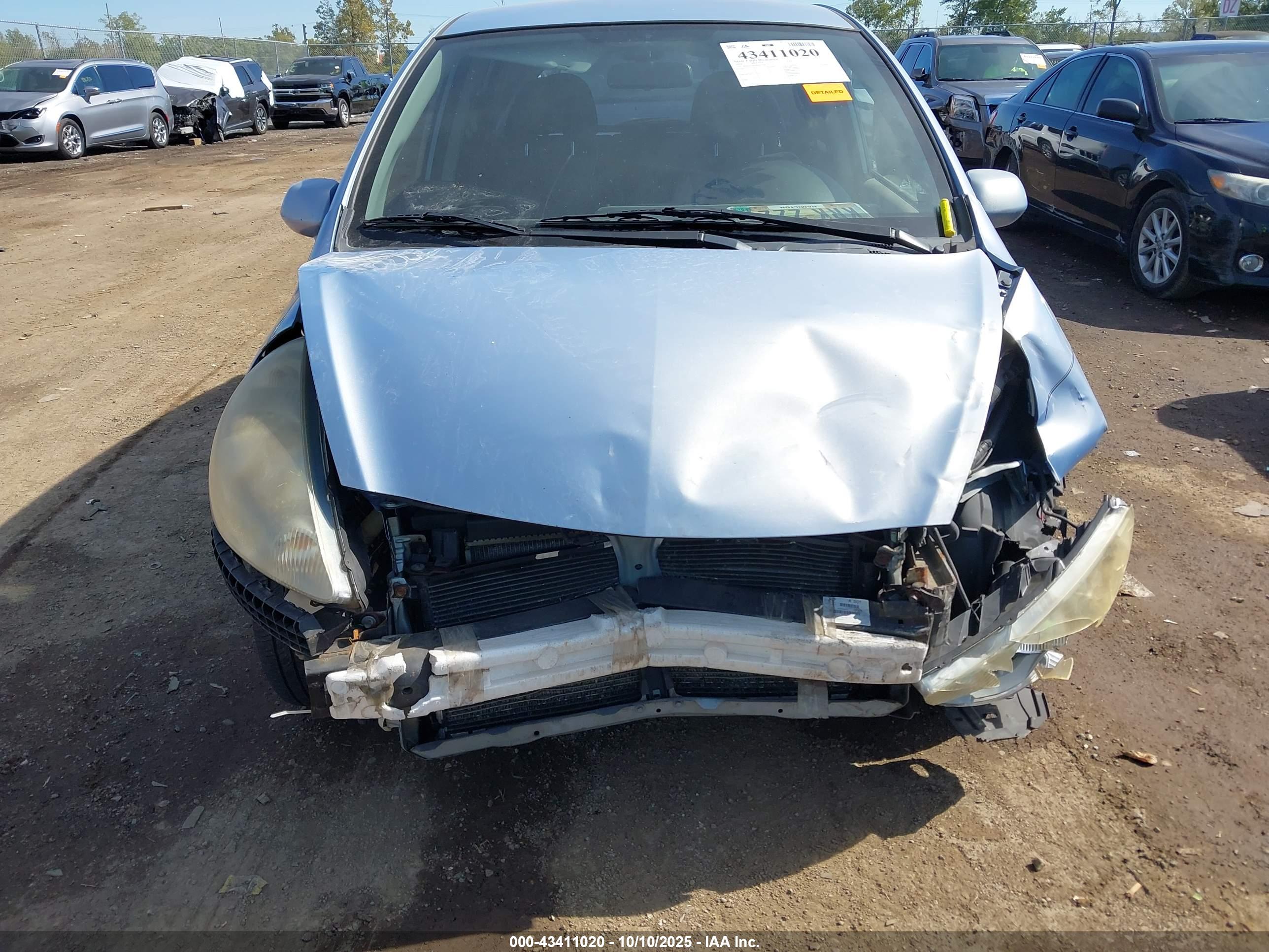 HONDA FIT image 6