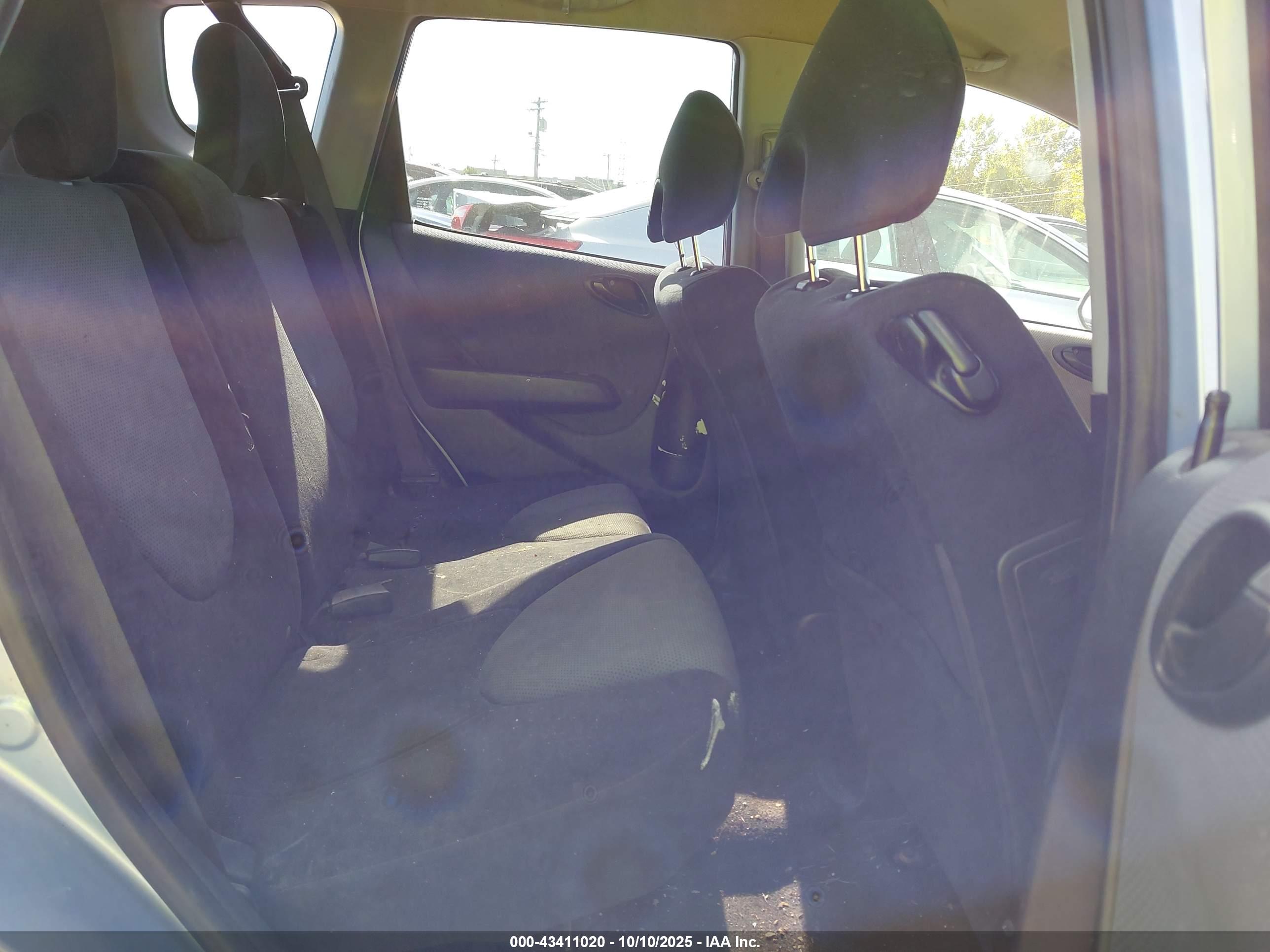 HONDA FIT image 8