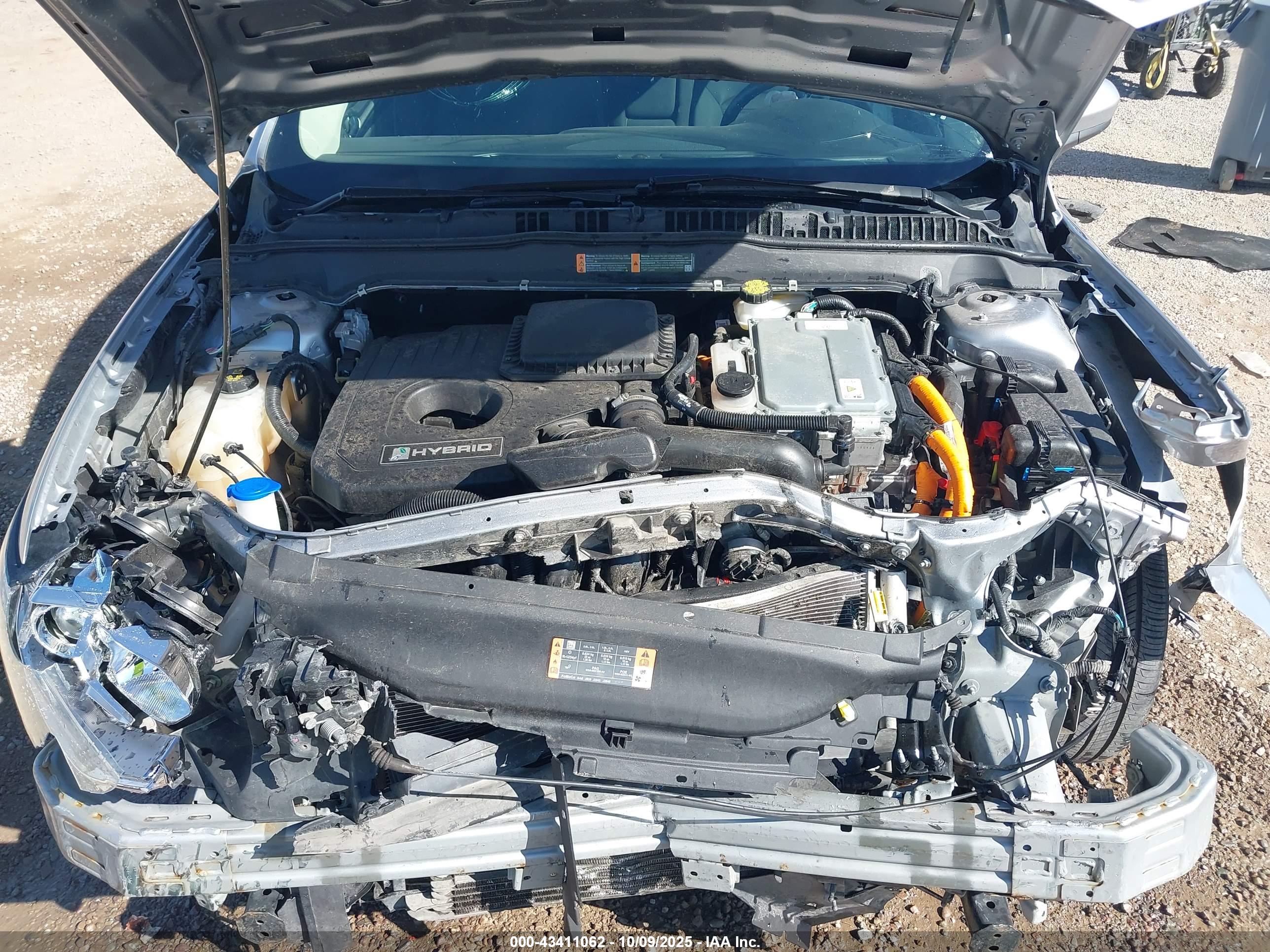 FORD FUSION image 10
