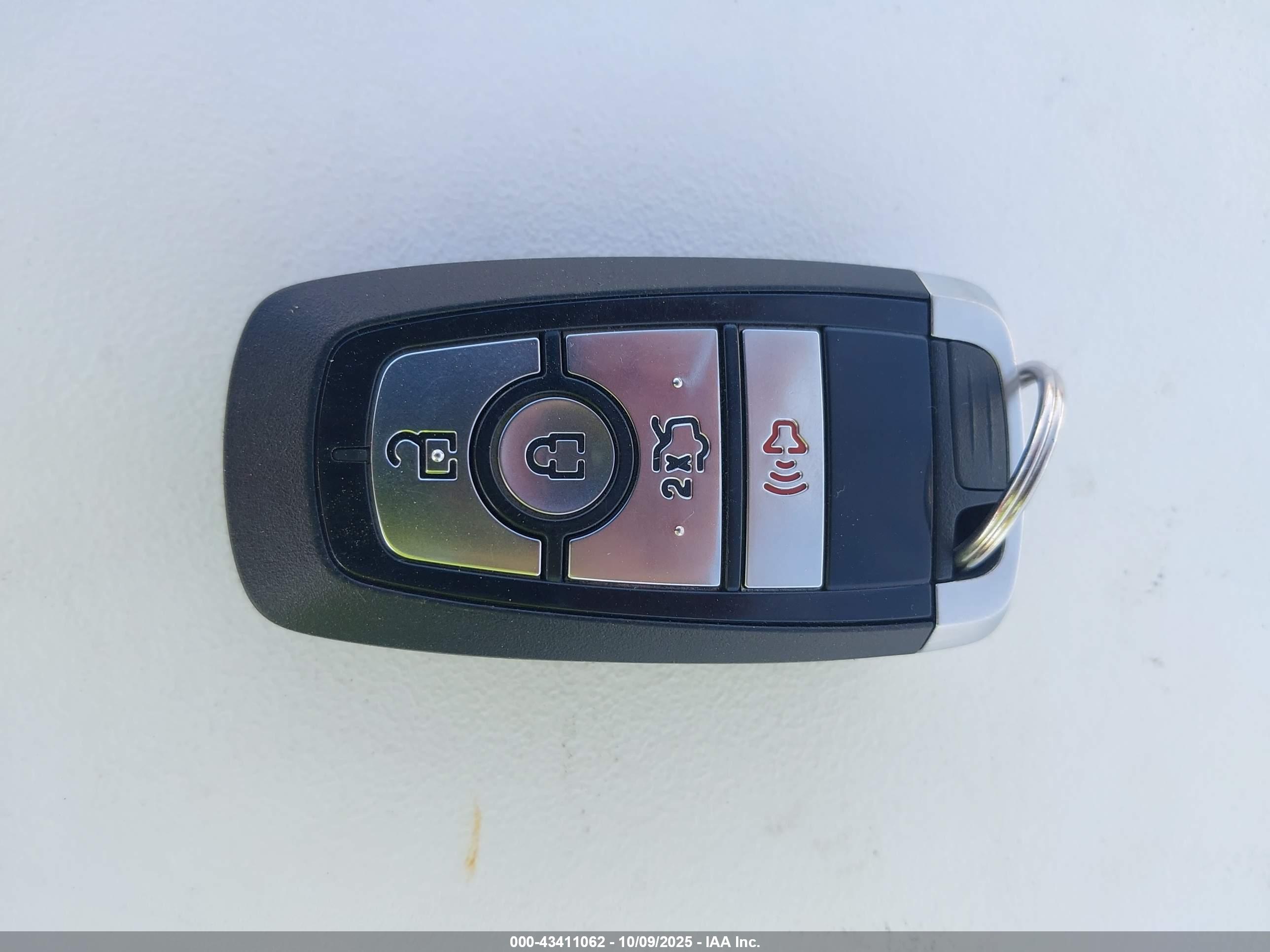 FORD FUSION image 11