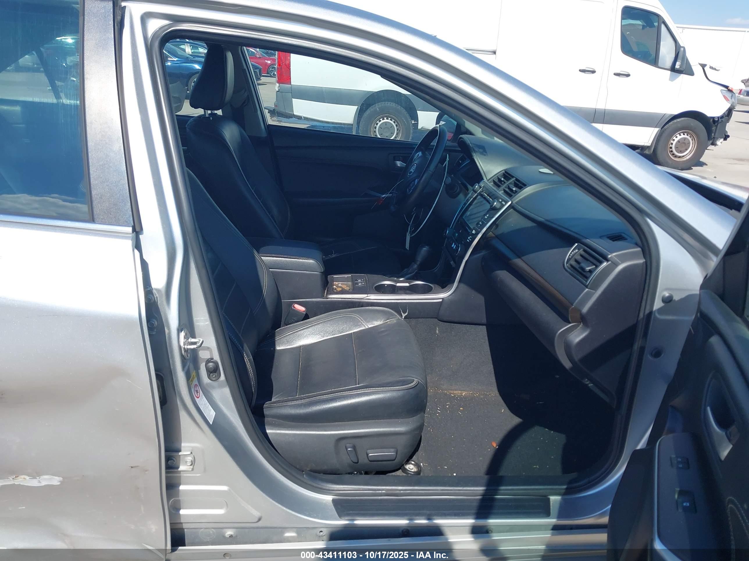 TOYOTA CAMRY image 5