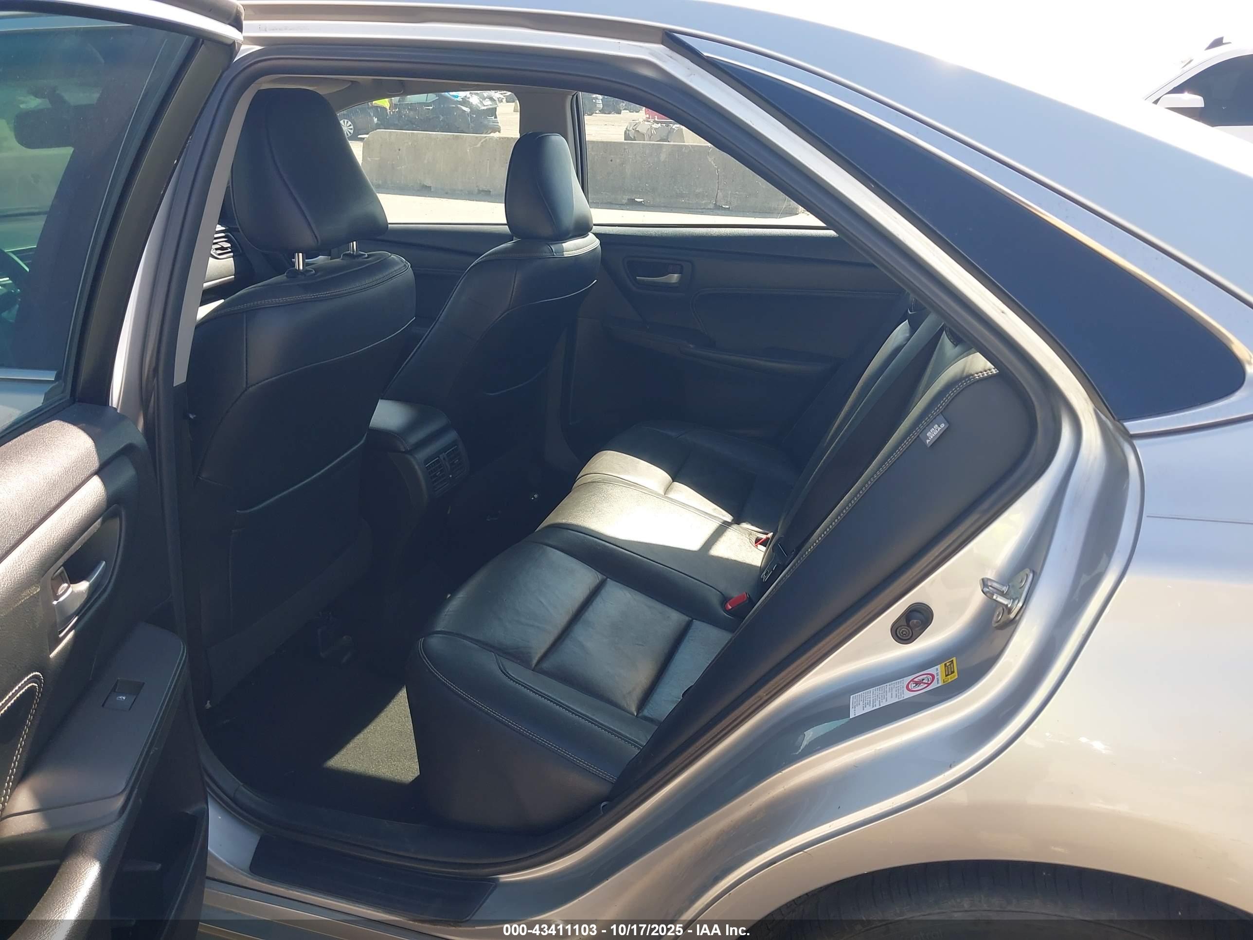 TOYOTA CAMRY image 8