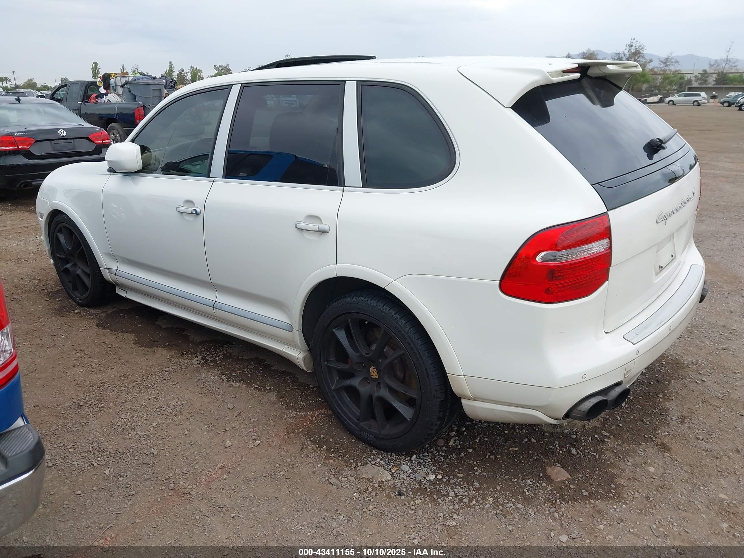 PORSCHE CAYENNE image 3