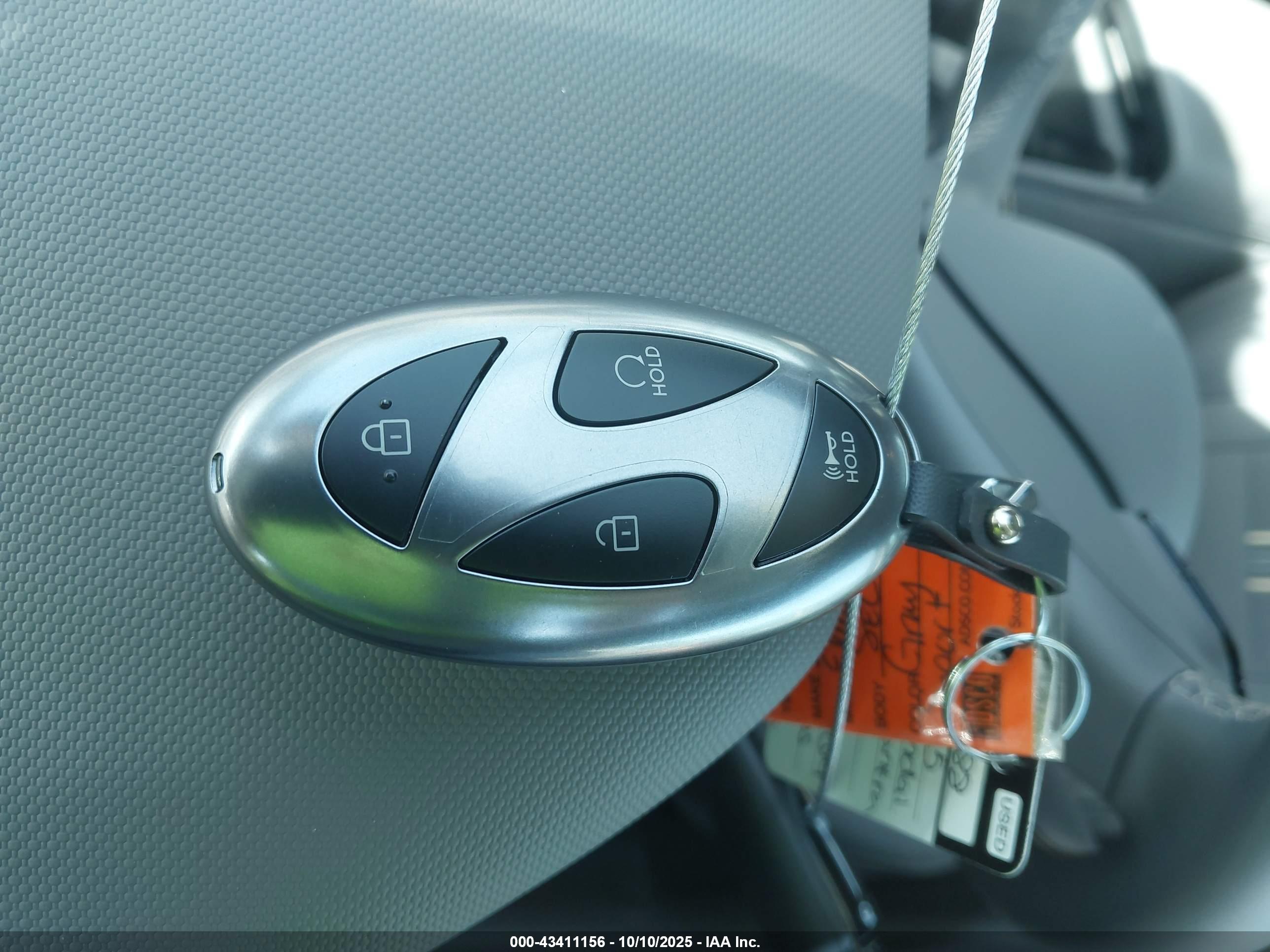HYUNDAI ELANTRA image 11