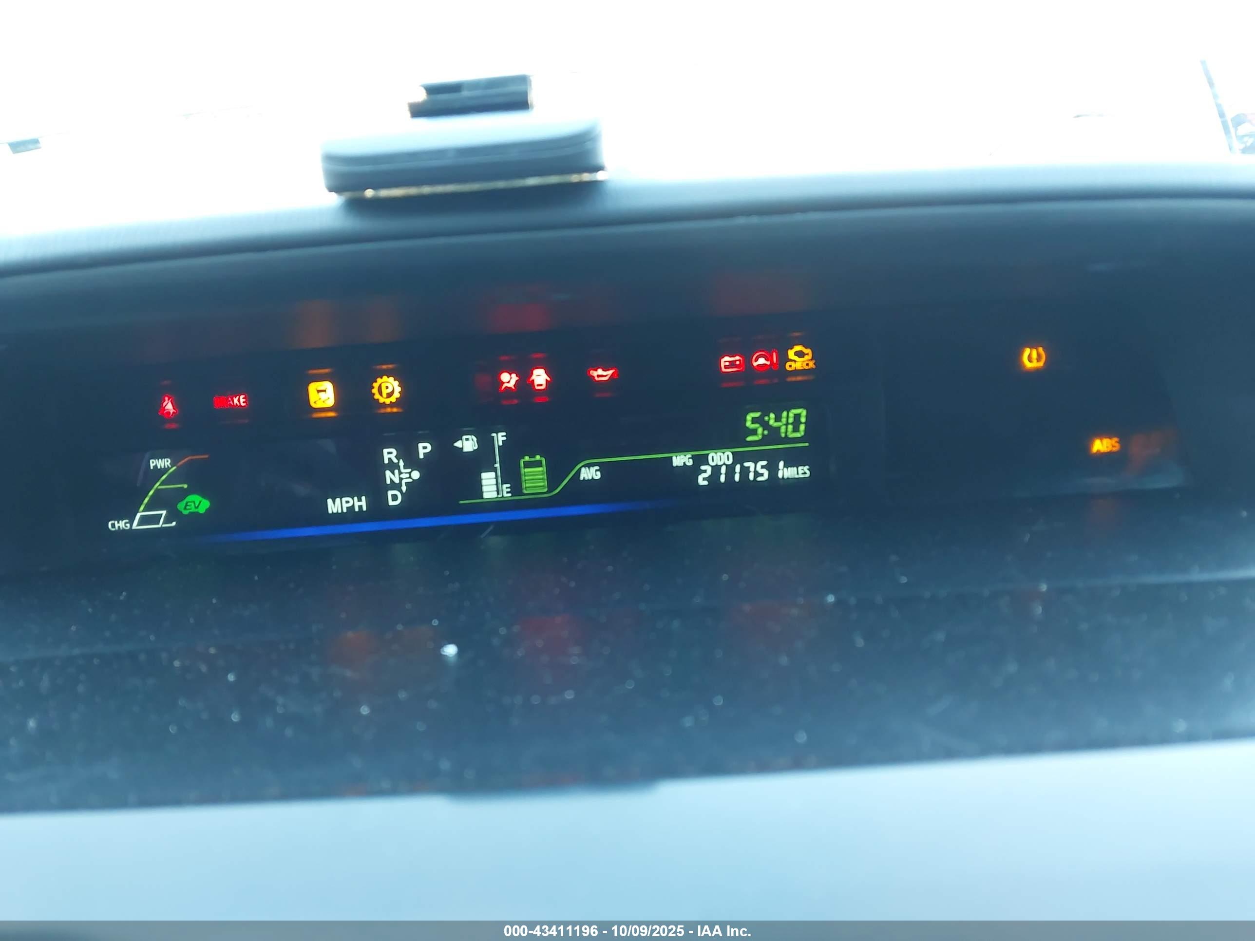 TOYOTA PRIUS image 7