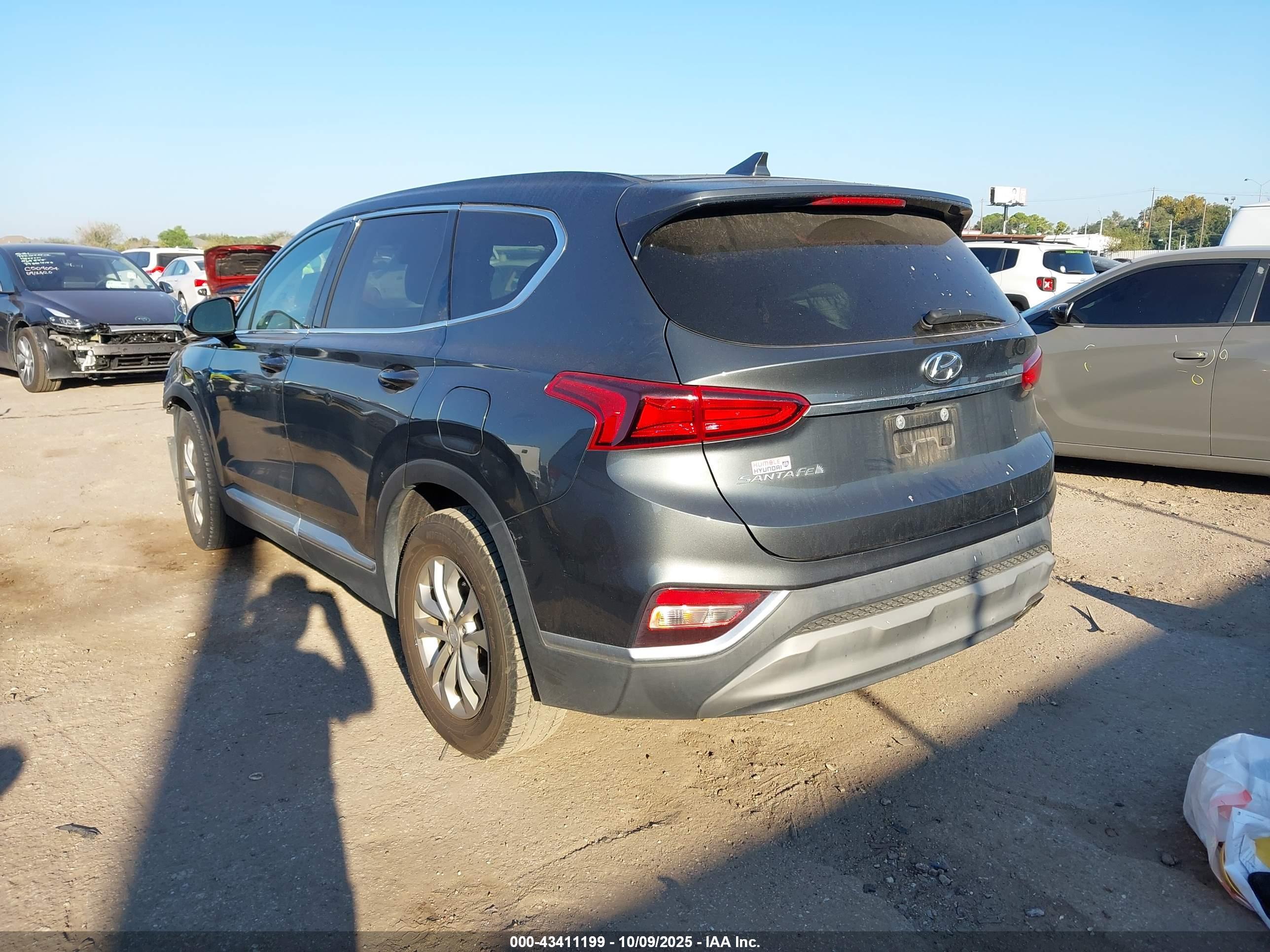 HYUNDAI SANTA image 3