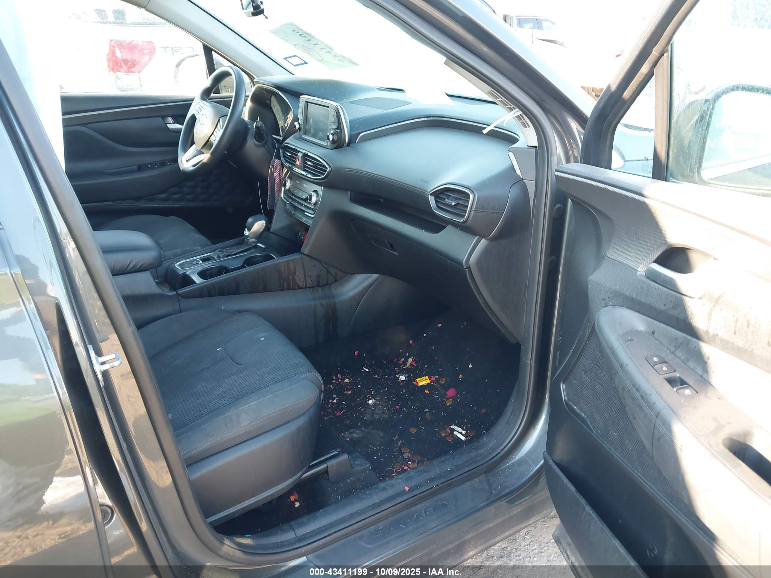 HYUNDAI SANTA image 5