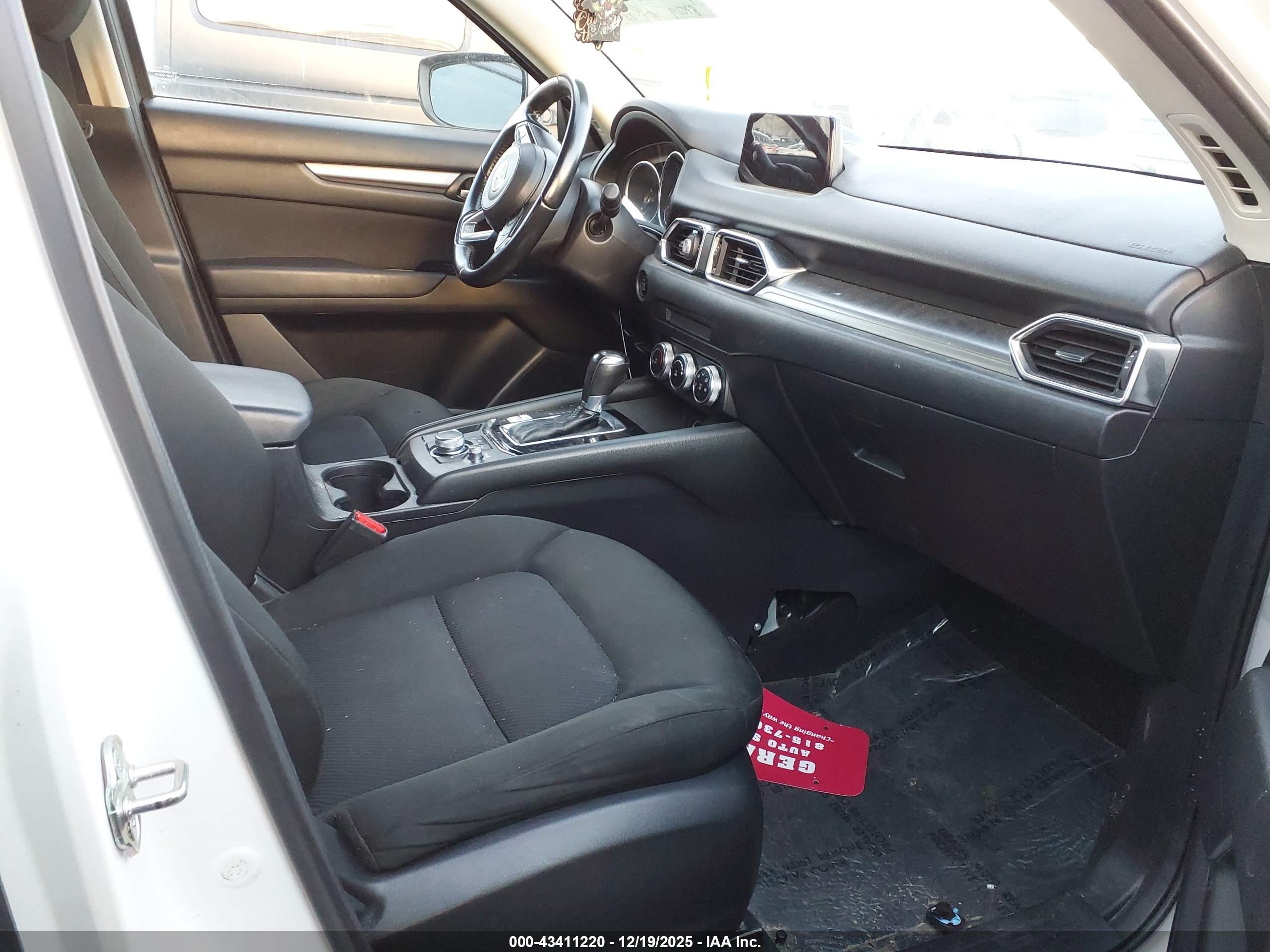 MAZDA CX-5 image 5
