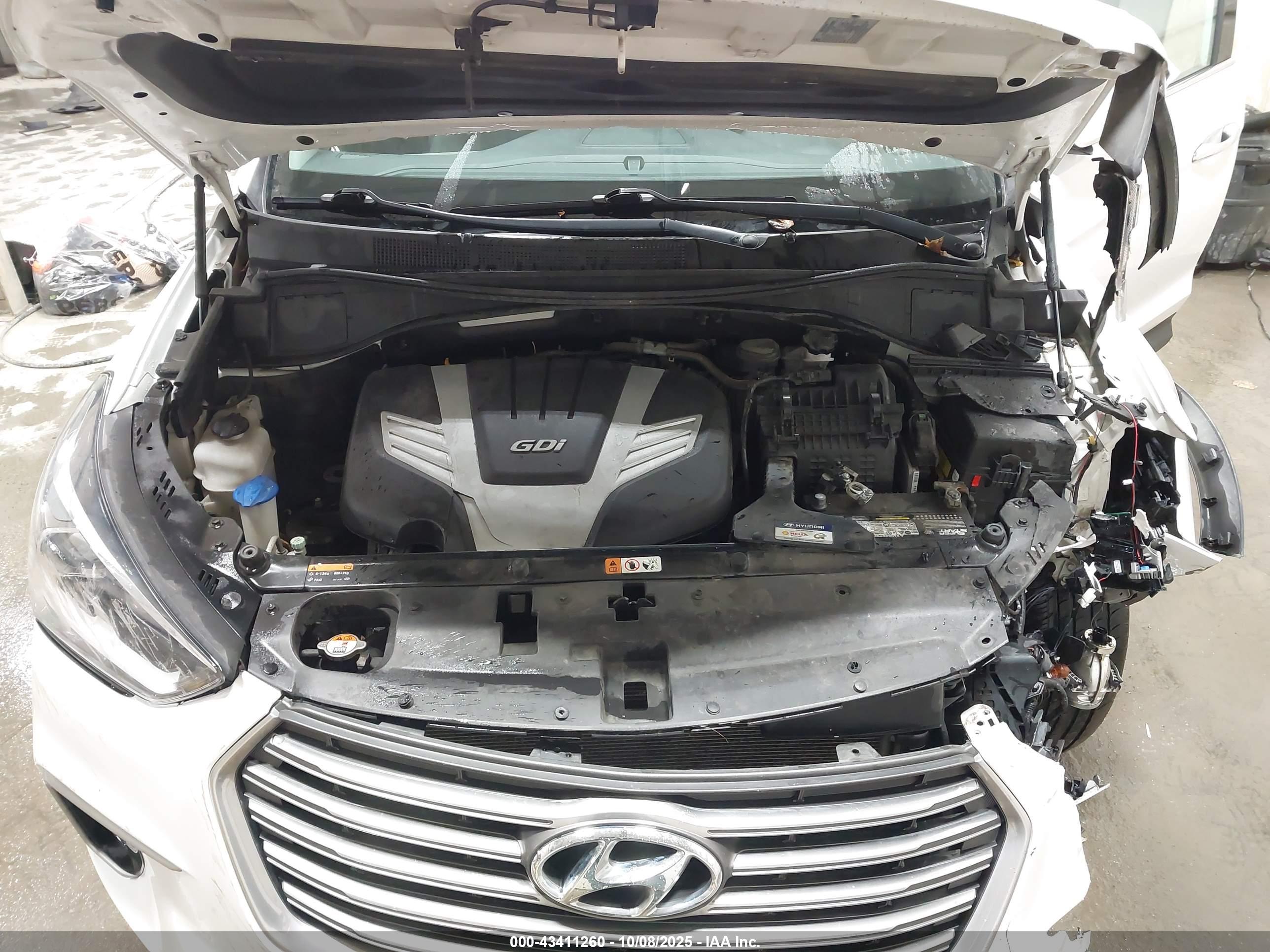 HYUNDAI SANTA image 10