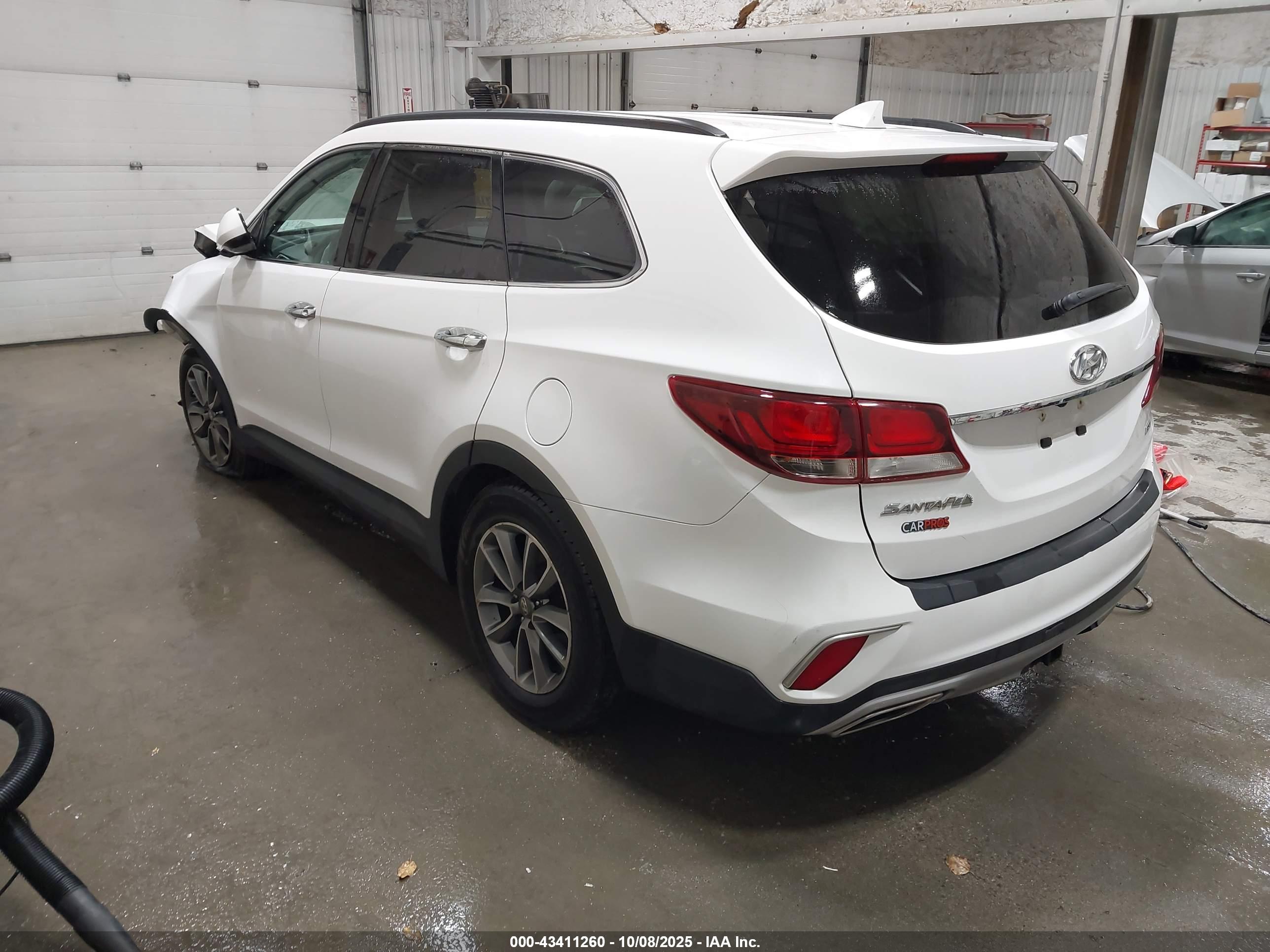 HYUNDAI SANTA image 3