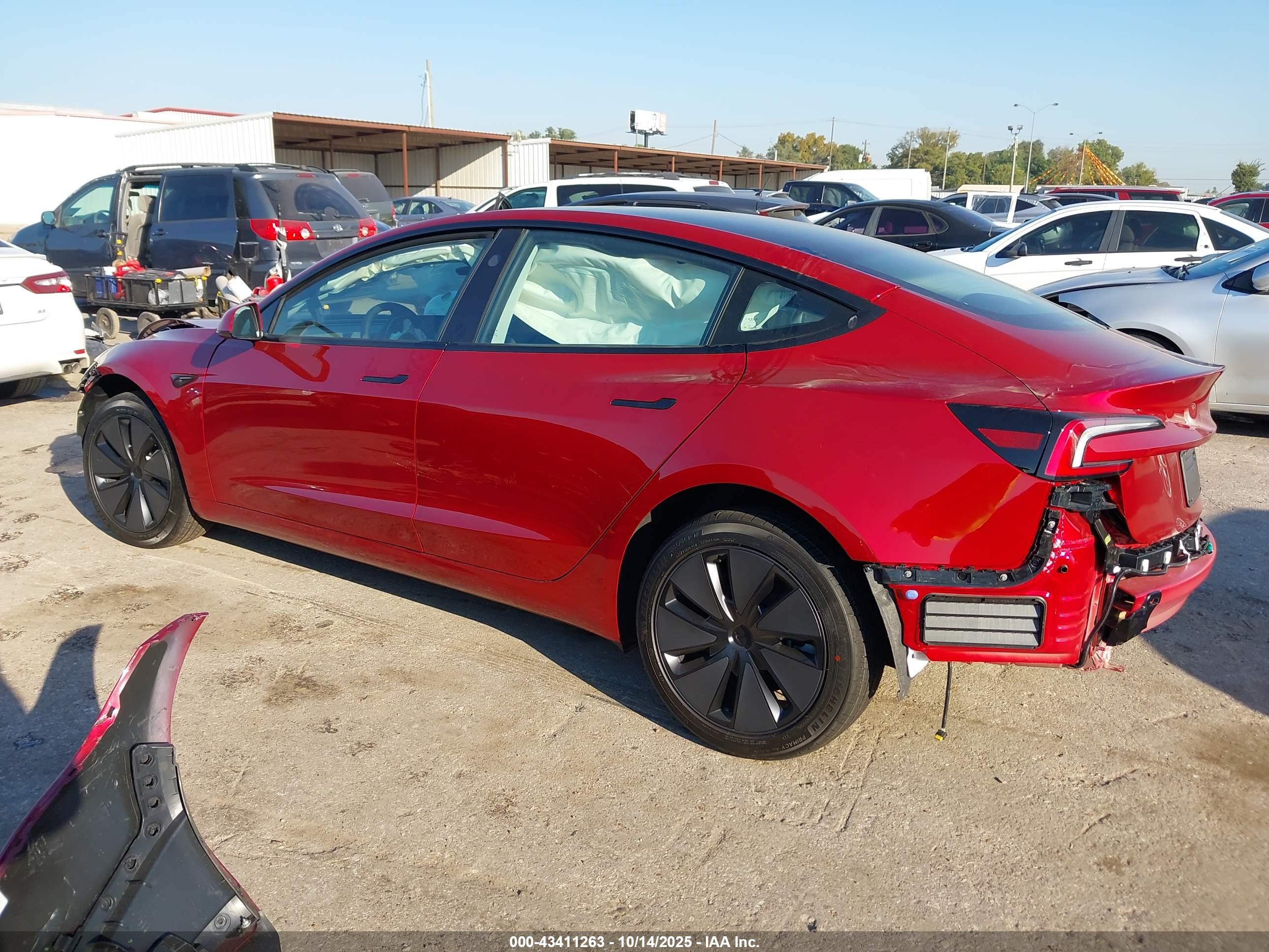 TESLA MODEL image 3
