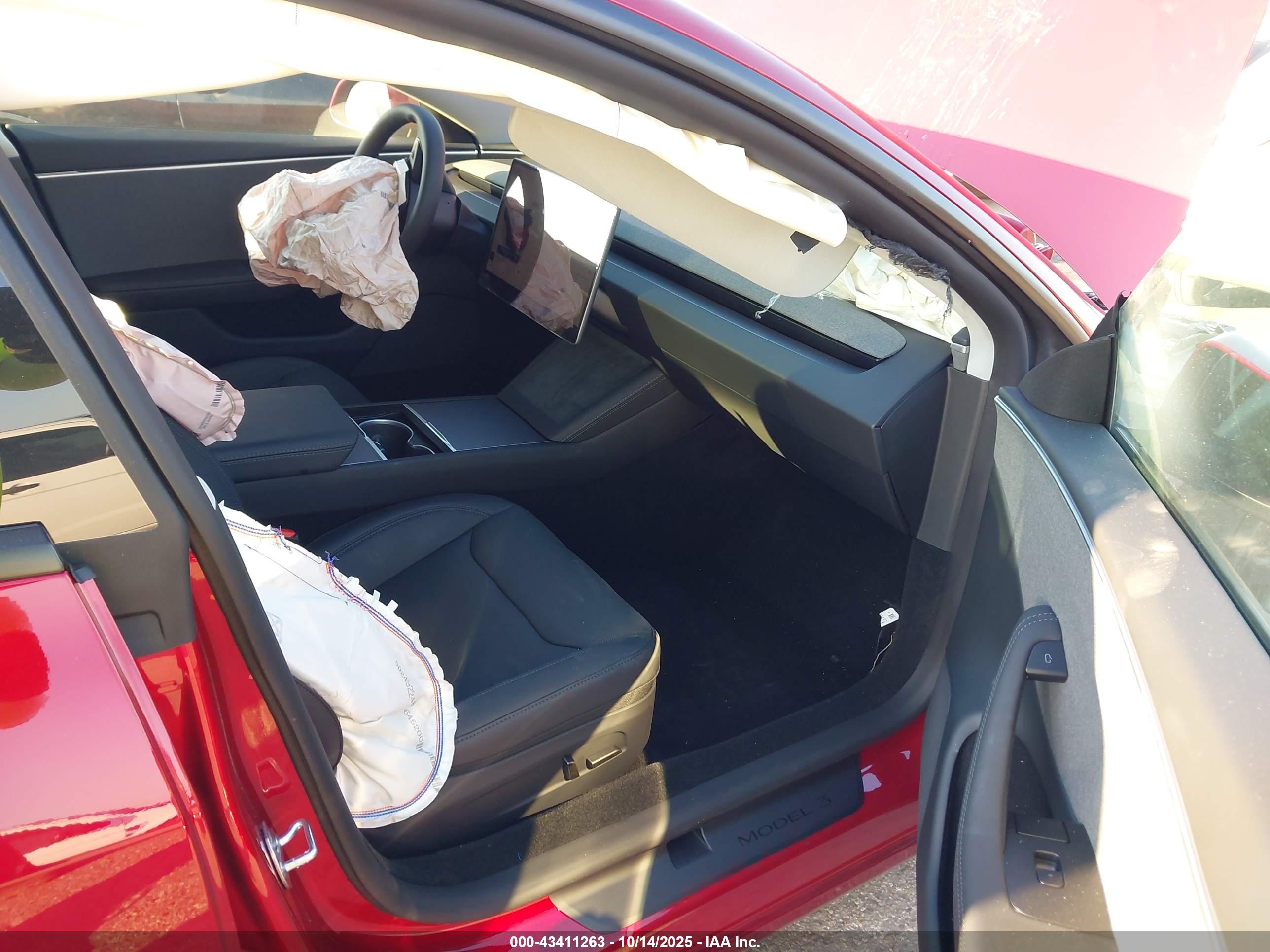 TESLA MODEL image 5