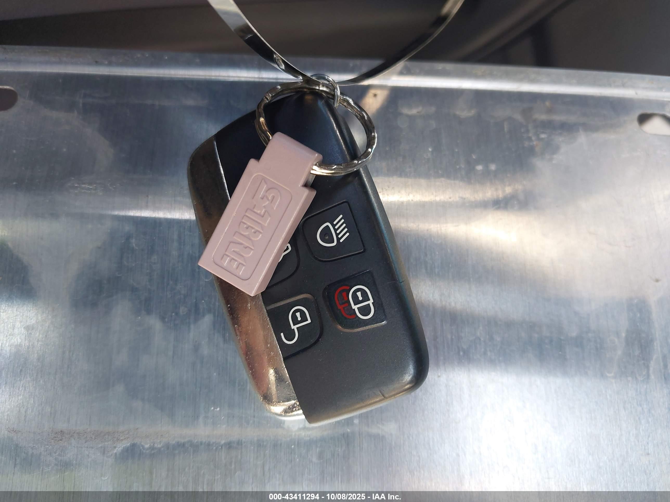 LAND ROVER image 11