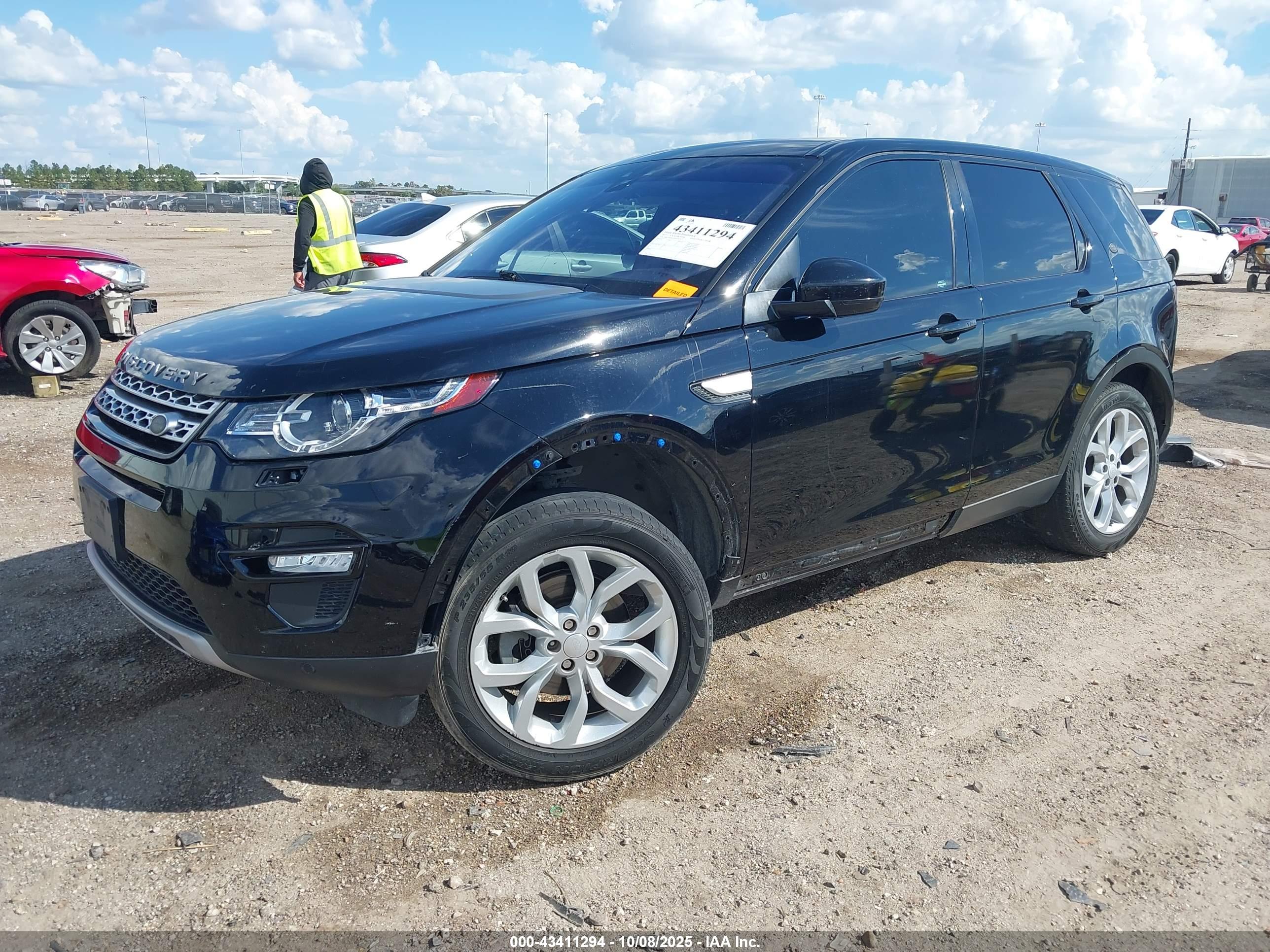LAND ROVER image 2