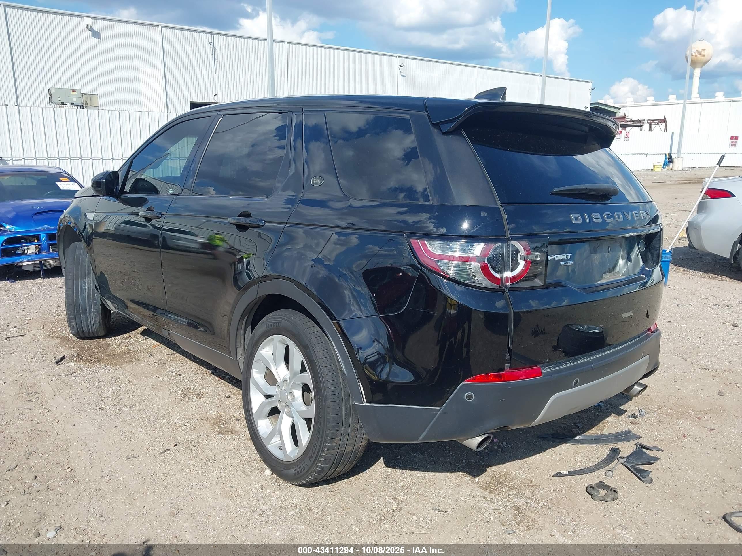 LAND ROVER image 3