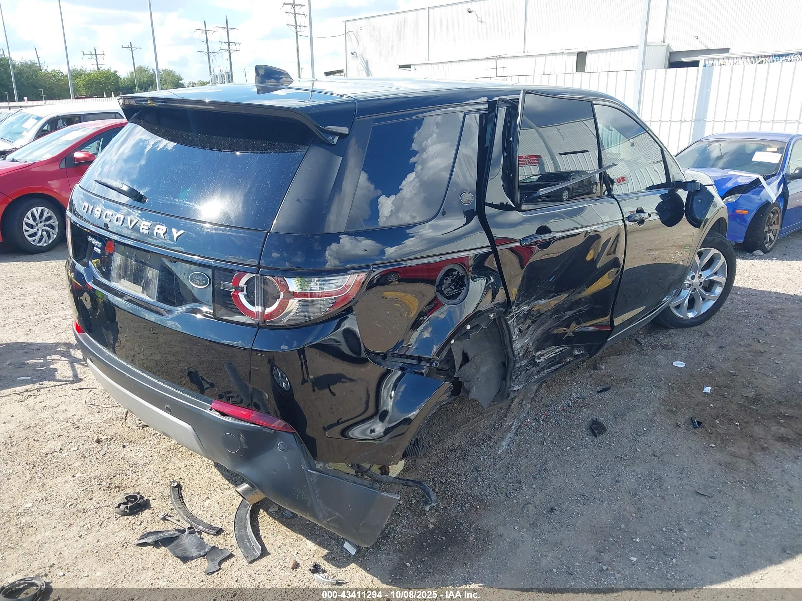 LAND ROVER image 4