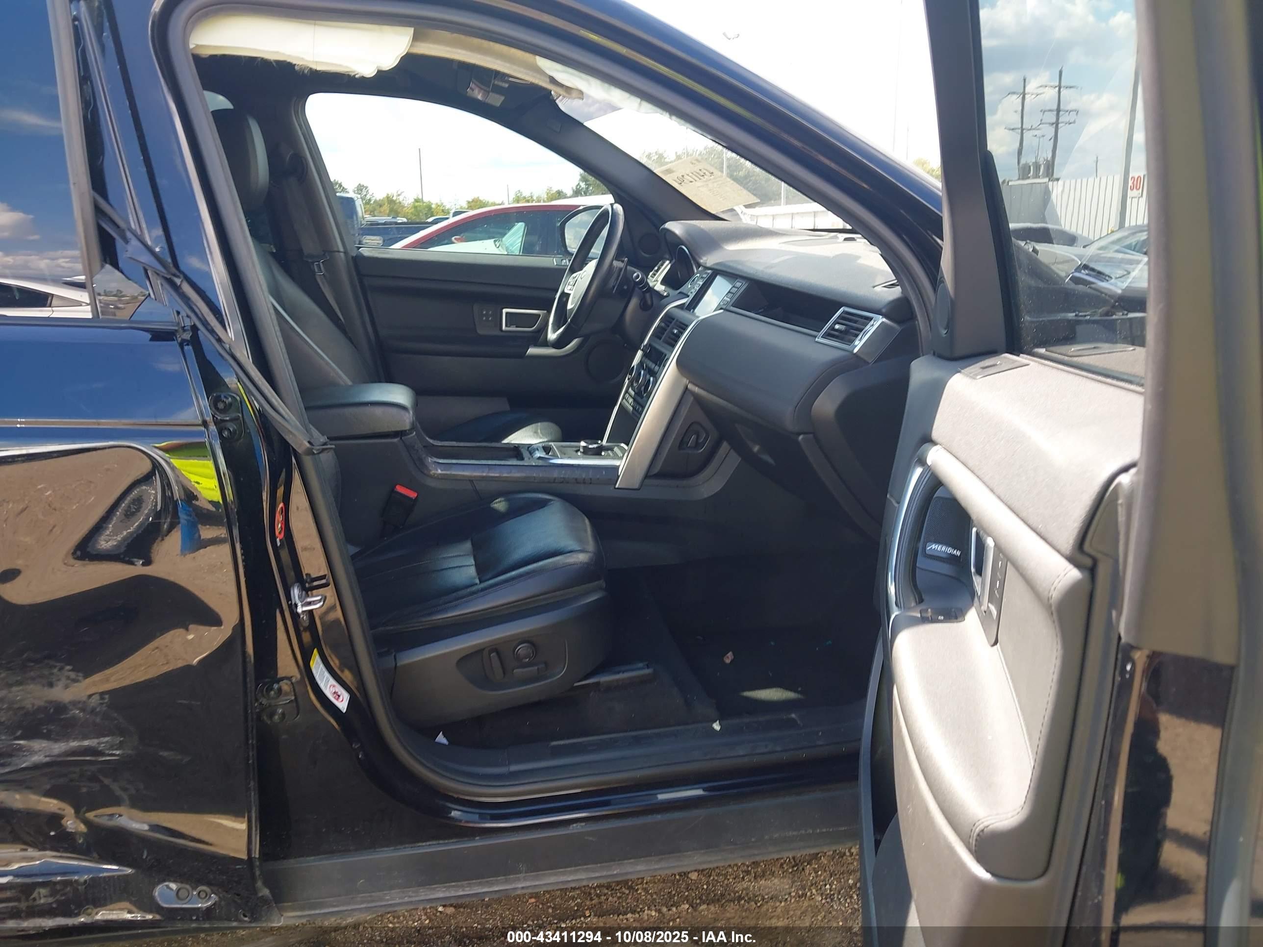 LAND ROVER image 5