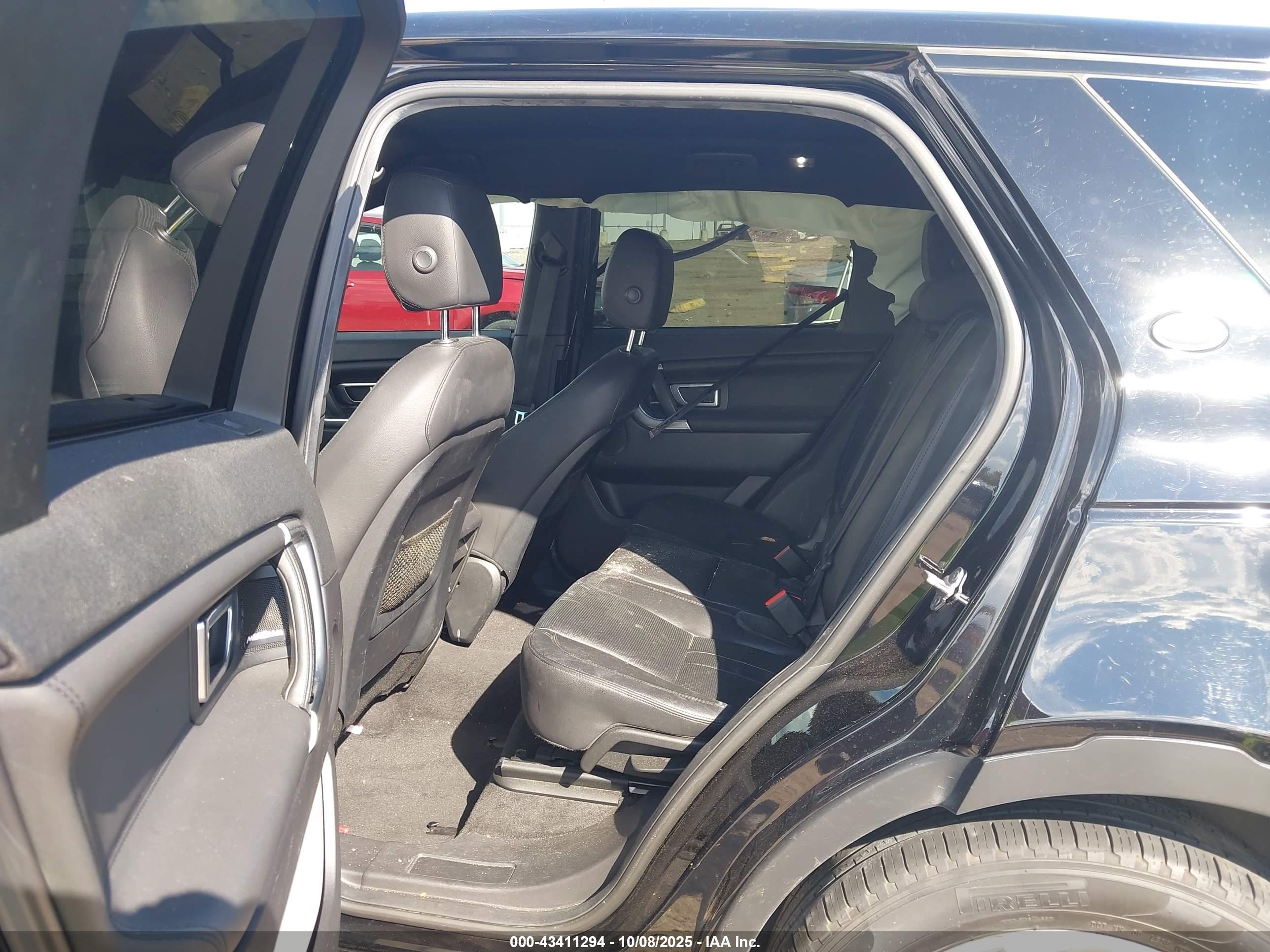 LAND ROVER image 8